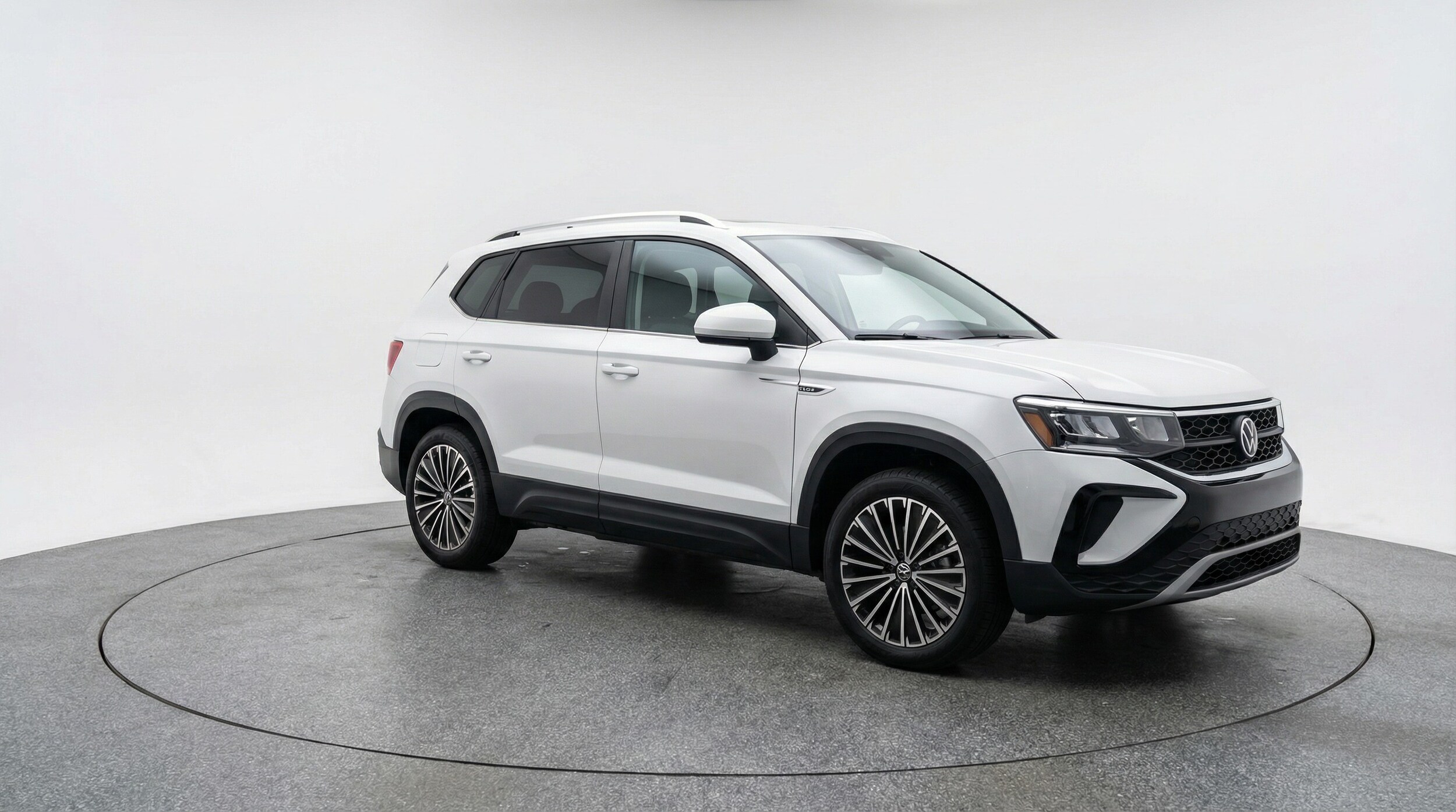 Thumbnail: 2025 Volkswagen Taos - 1