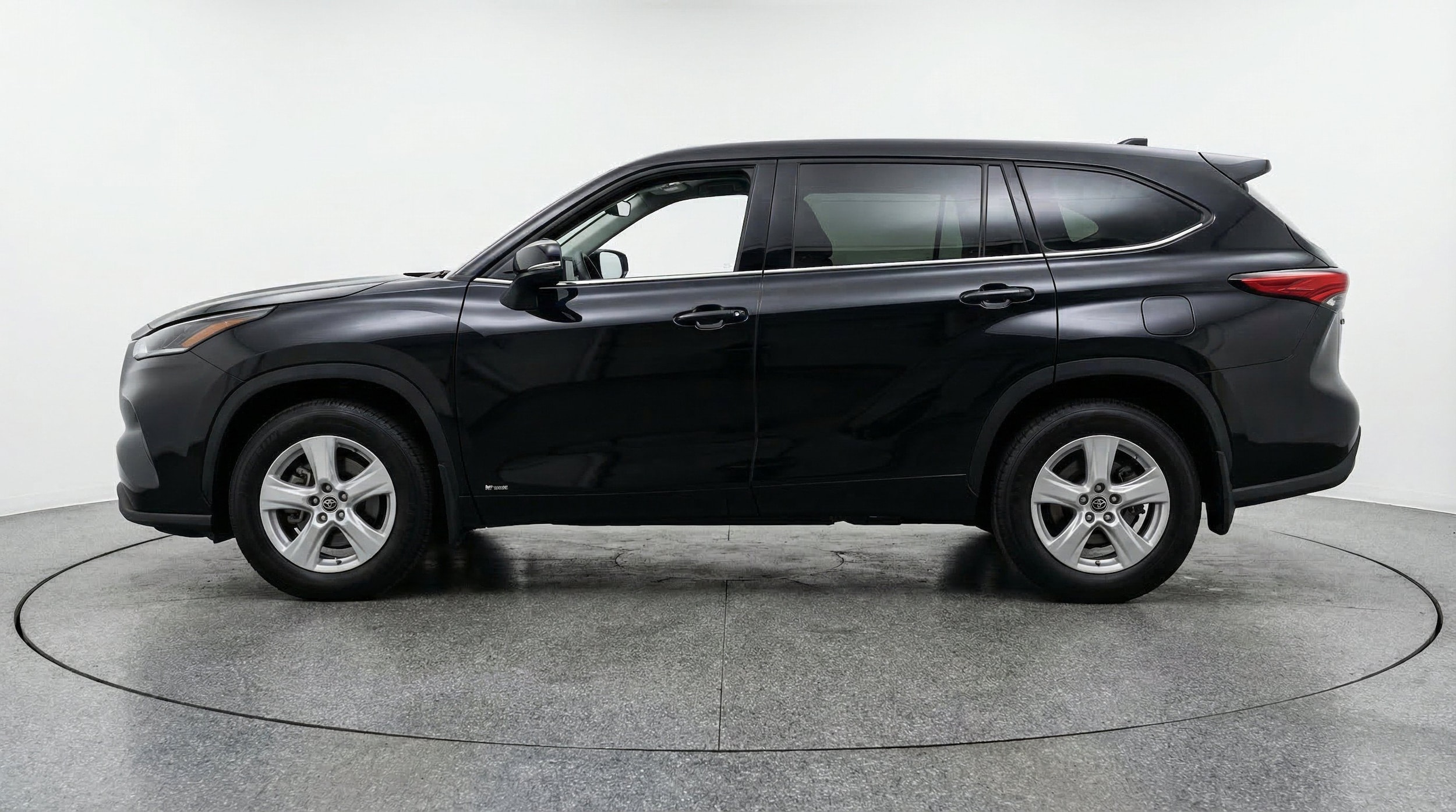Thumbnail: 2025 Toyota Highlander - 5