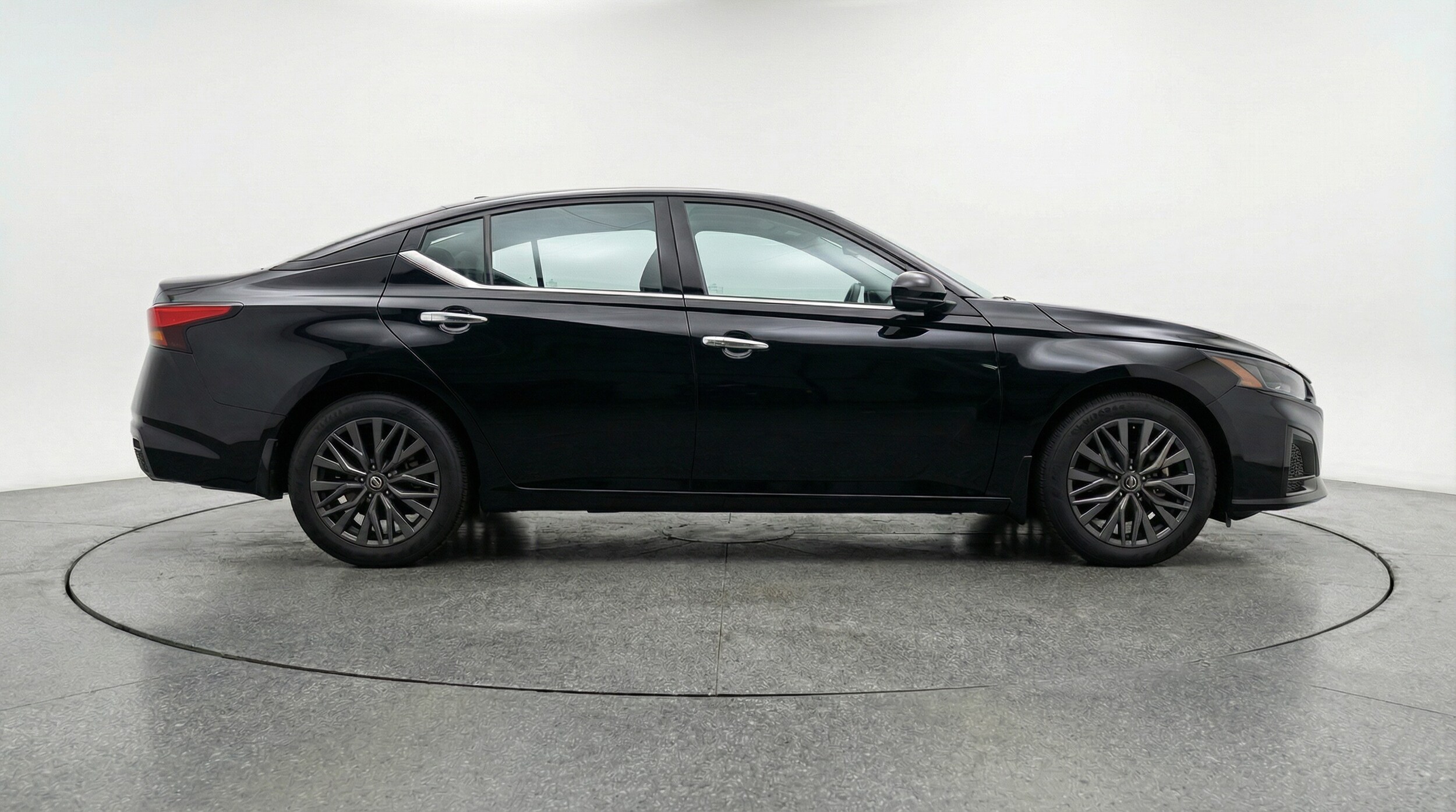 Thumbnail: 2025 Nissan Altima - 8