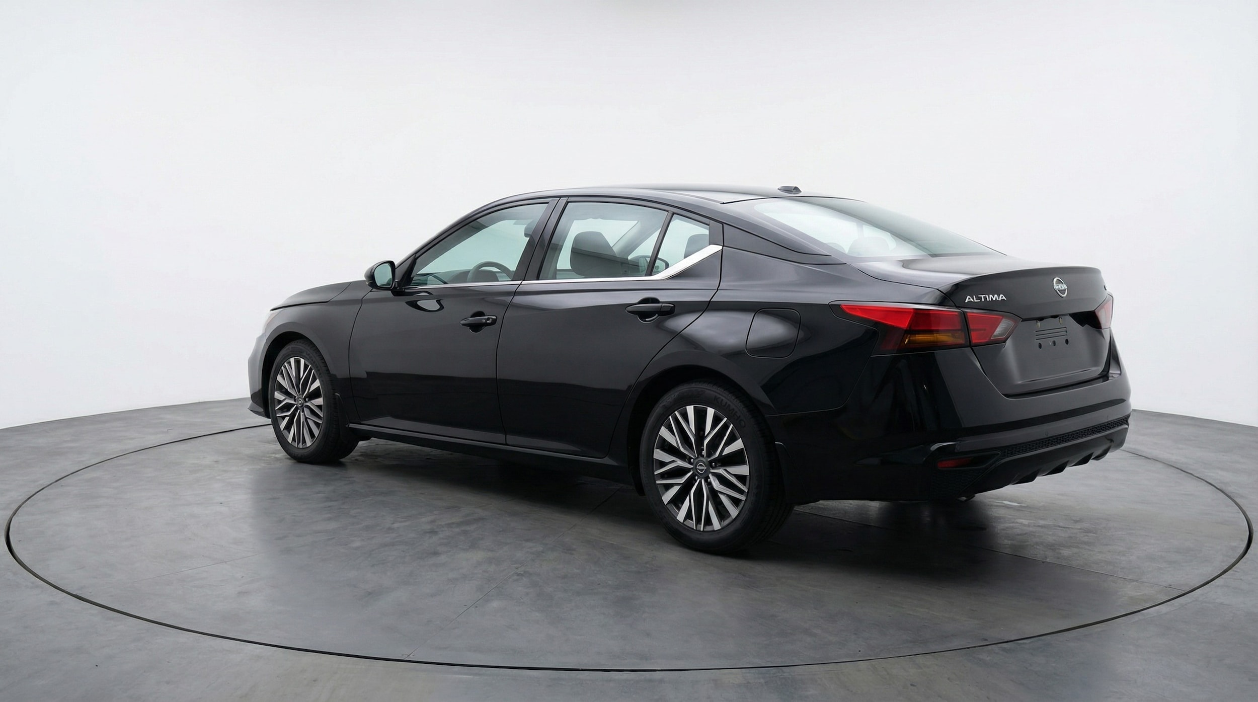 Thumbnail: 2025 Nissan Altima - 5