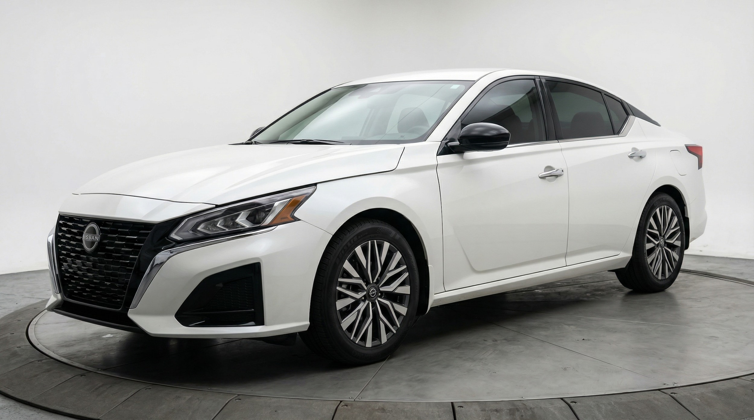 Thumbnail: 2025 Nissan Altima - 3