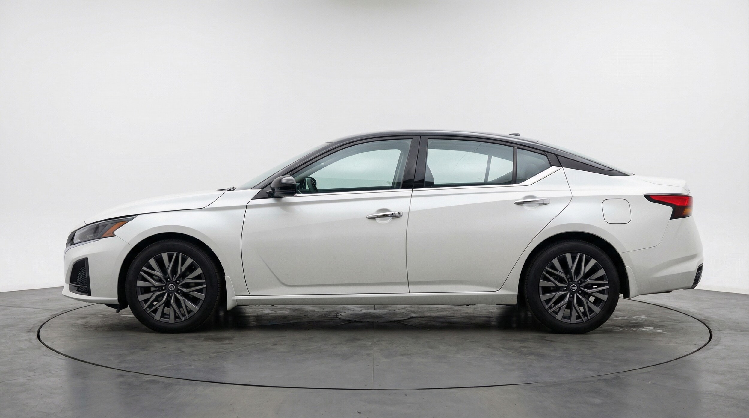 Thumbnail: 2025 Nissan Altima - 4