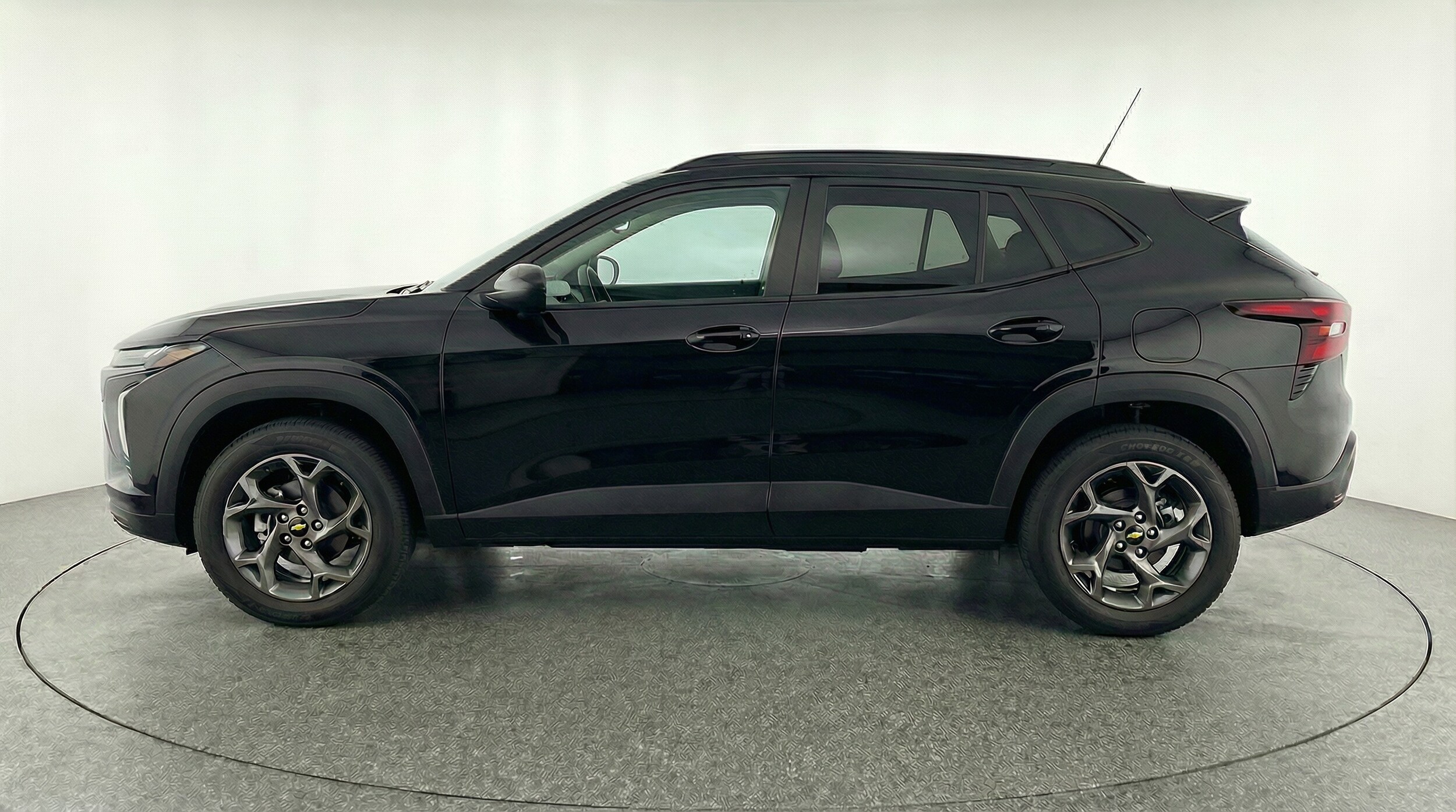 Thumbnail: 2025 Chevrolet Trax - 4