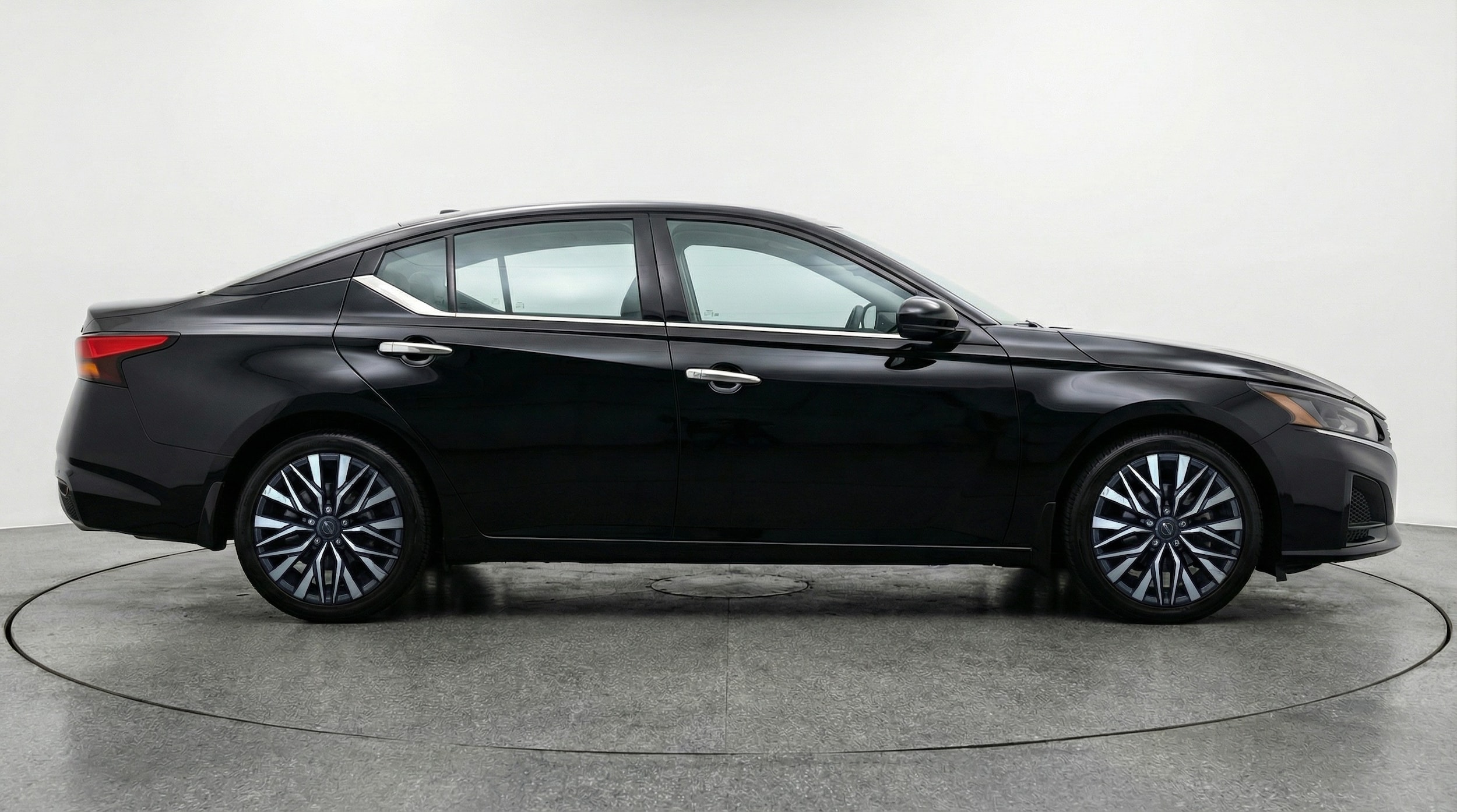 Thumbnail: 2025 Nissan Altima - 8