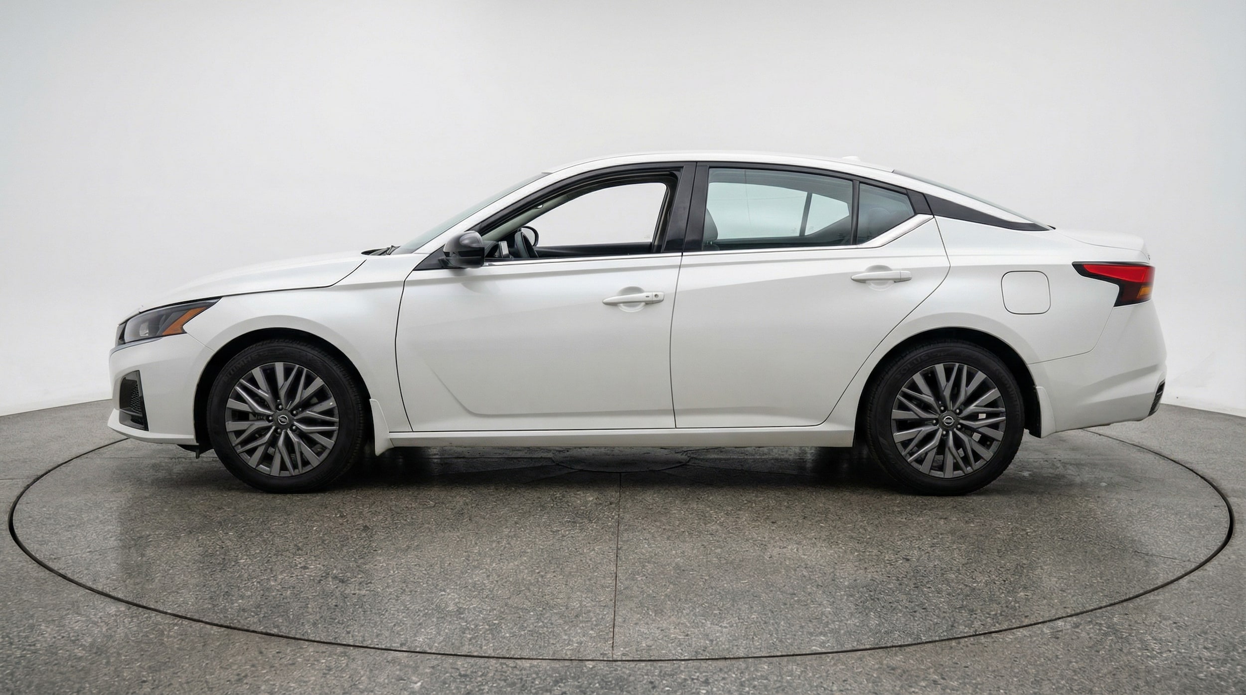 Thumbnail: 2025 Nissan Altima - 4