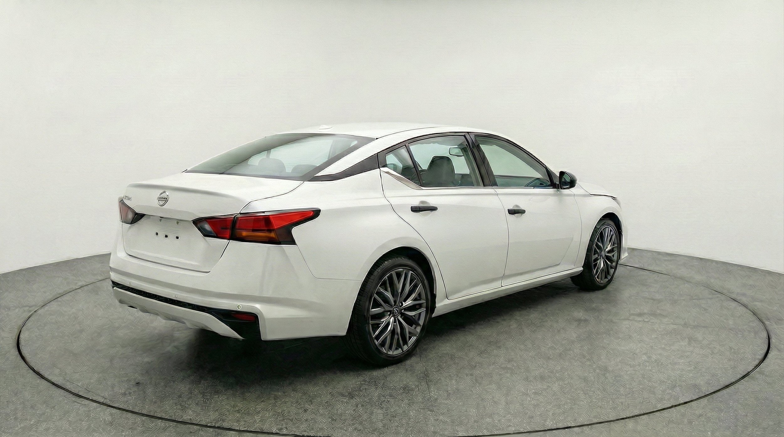 Thumbnail: 2025 Nissan Altima - 9