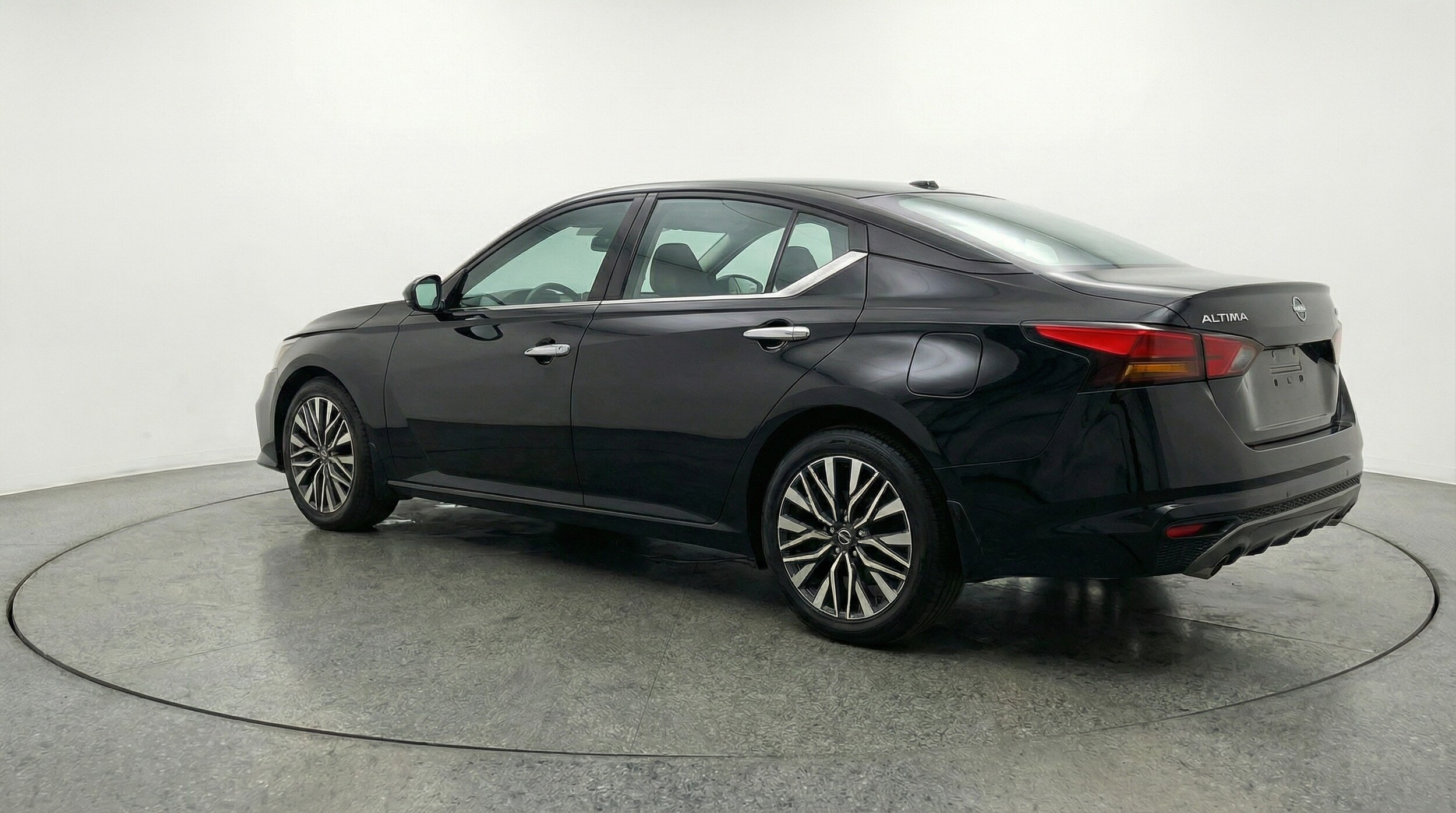 Thumbnail: 2025 Nissan Altima - 5