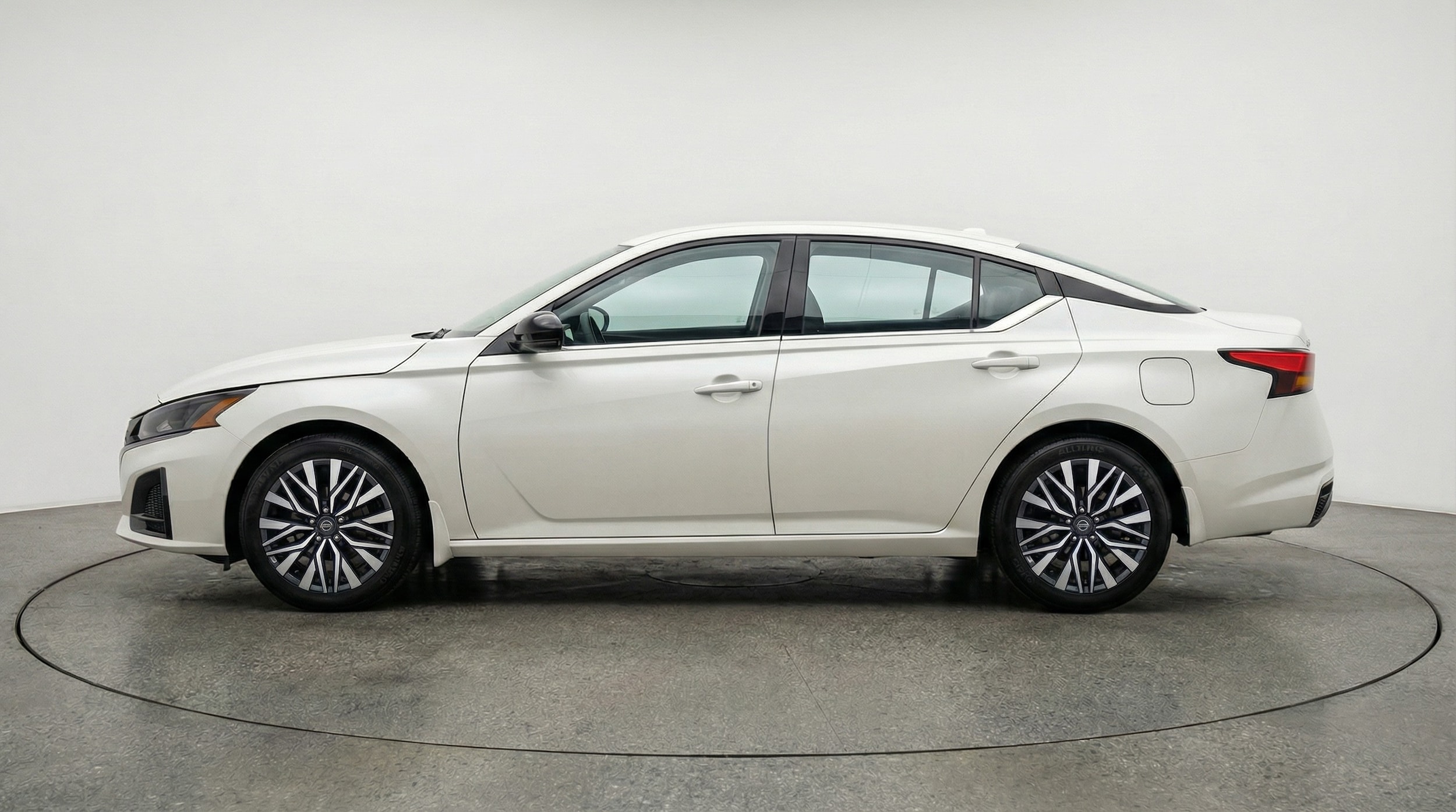 Thumbnail: 2025 Nissan Altima - 4