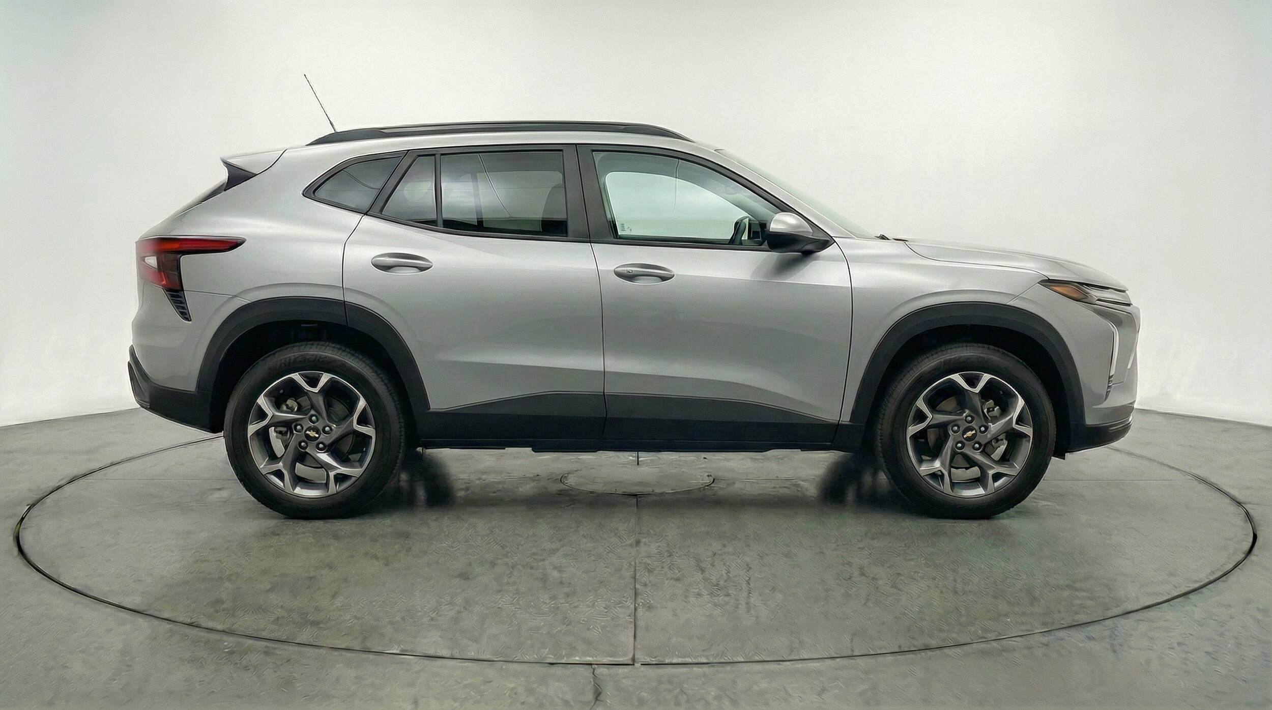 Thumbnail: 2025 Chevrolet Trax - 8