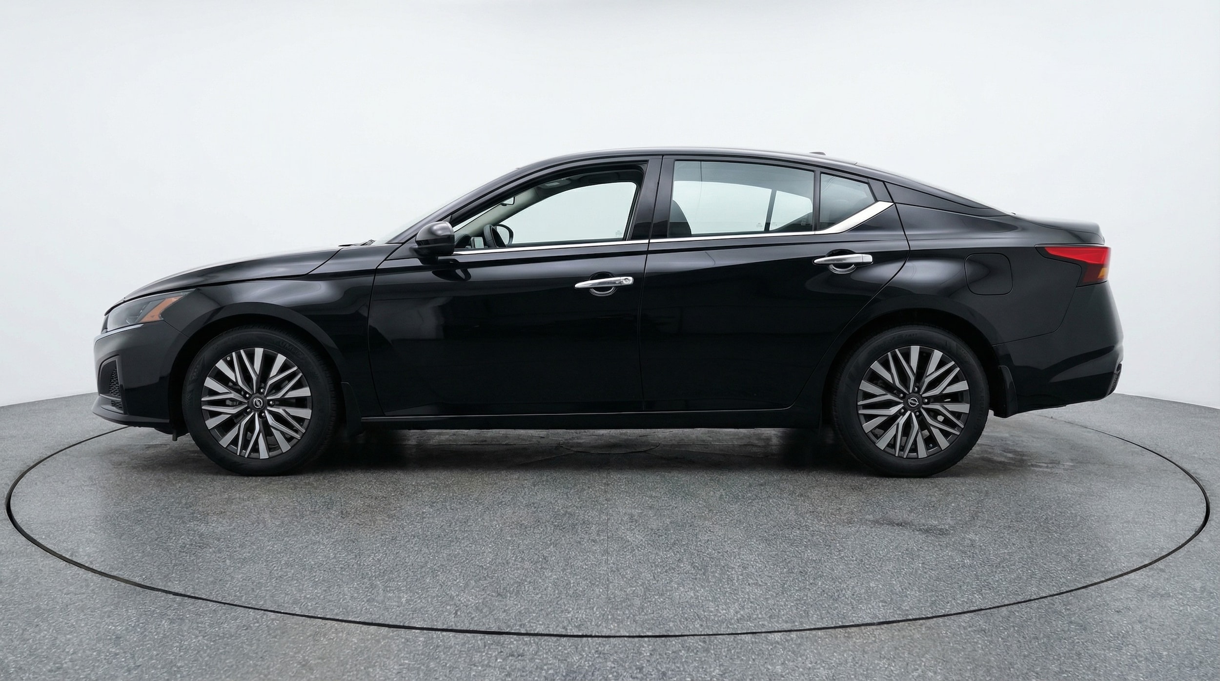 Thumbnail: 2025 Nissan Altima - 4