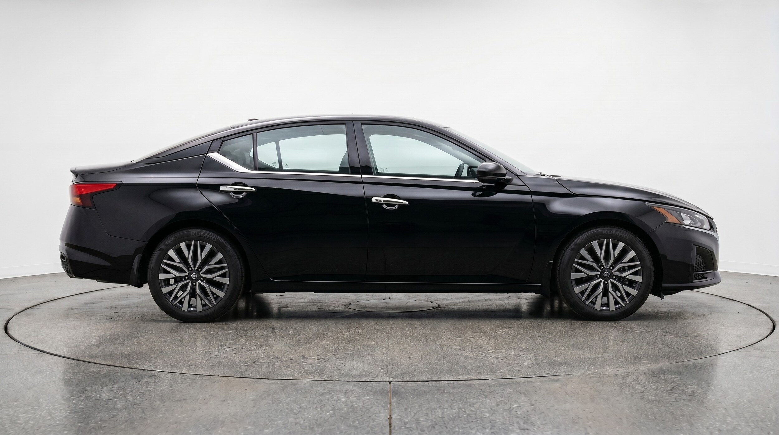 Thumbnail: 2025 Nissan Altima - 8