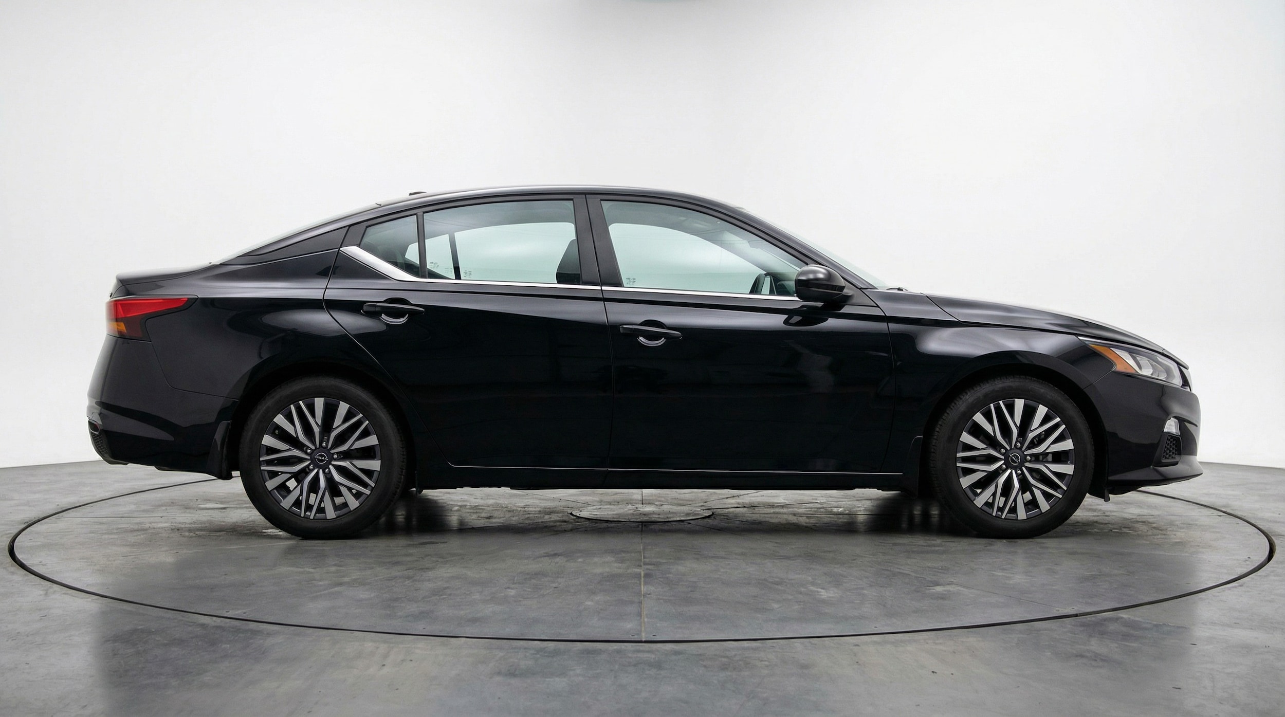 Thumbnail: 2025 Nissan Altima - 8