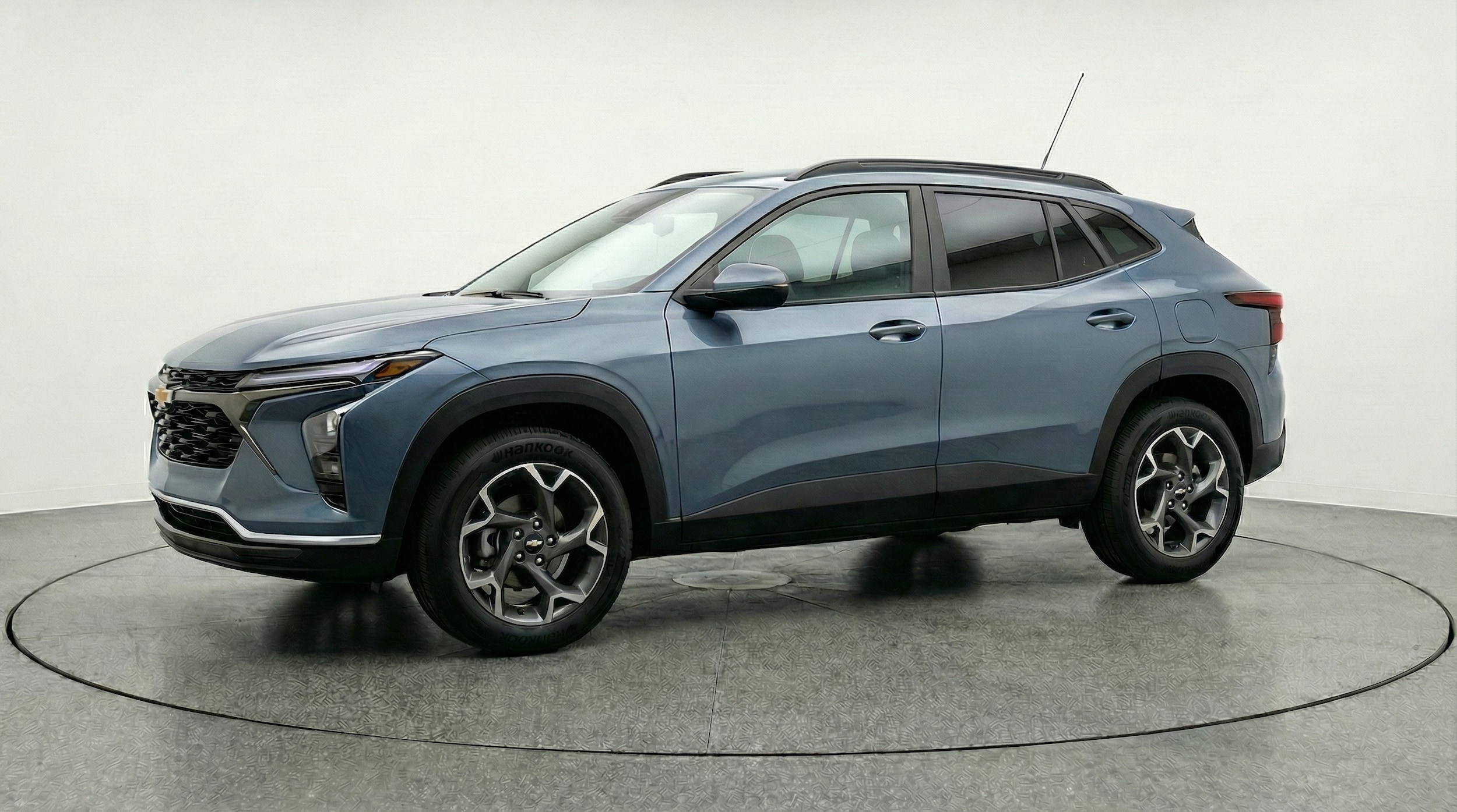 Thumbnail: 2025 Chevrolet Trax - 3