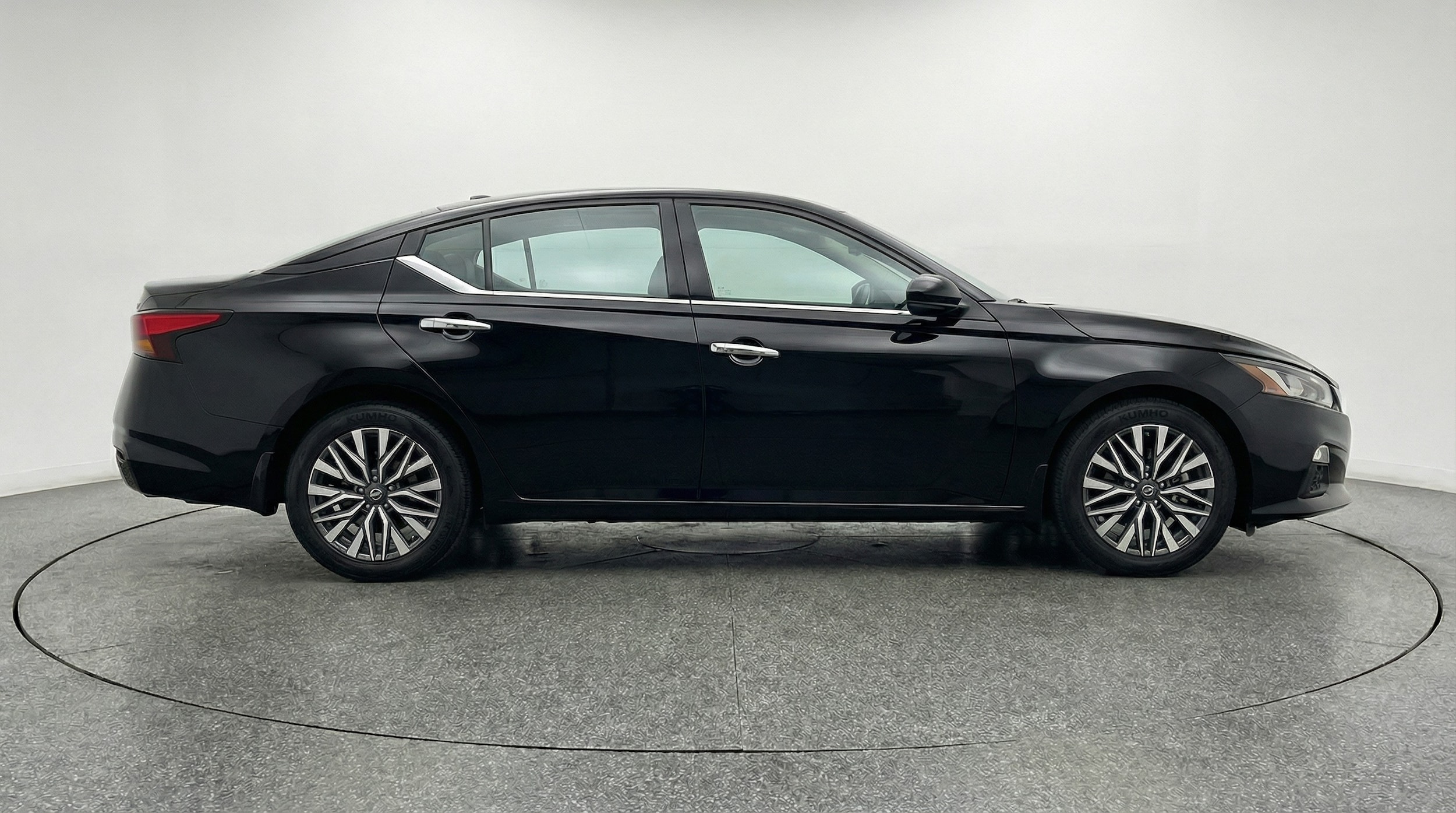 Thumbnail: 2025 Nissan Altima - 8