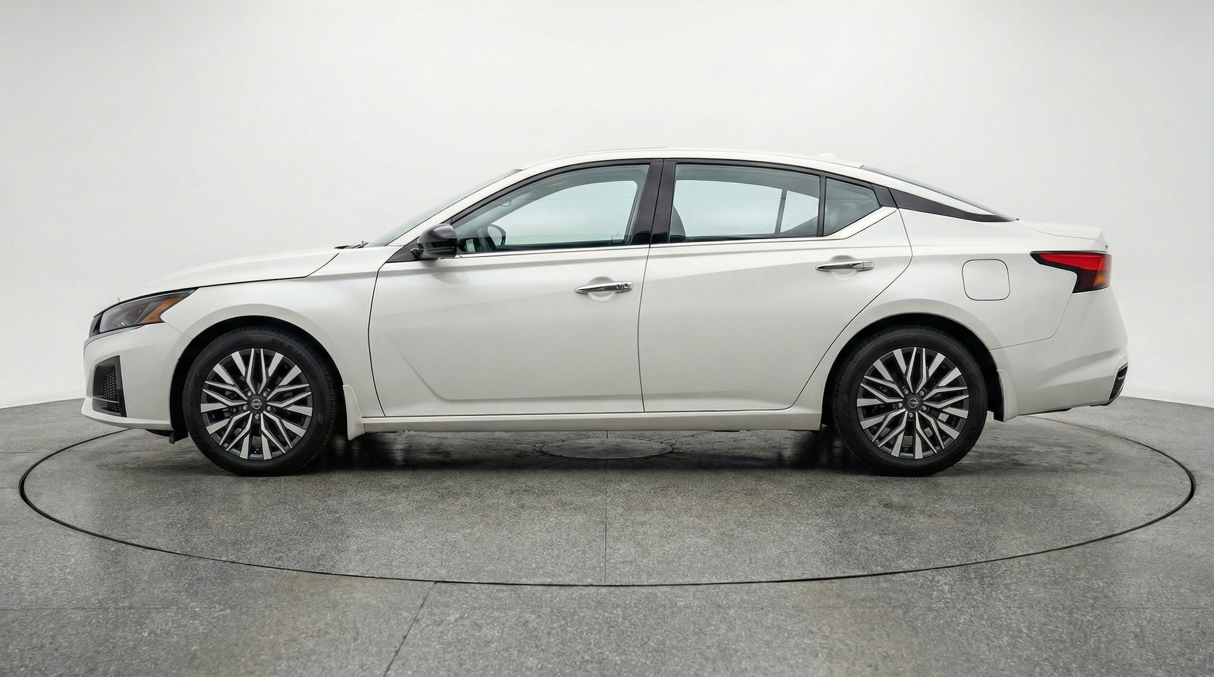 Thumbnail: 2025 Nissan Altima - 4