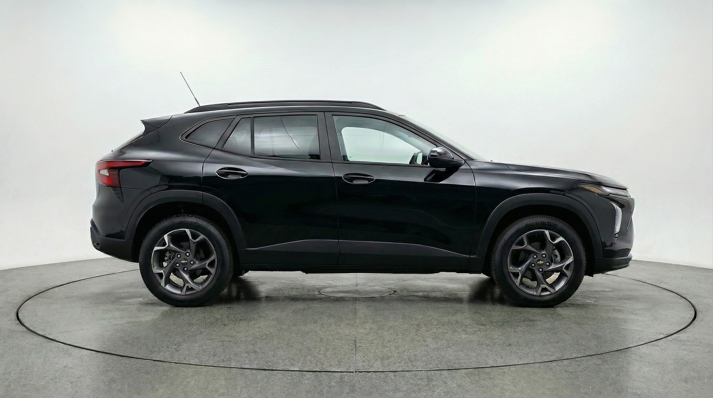 Thumbnail: 2025 Chevrolet Trax - 8