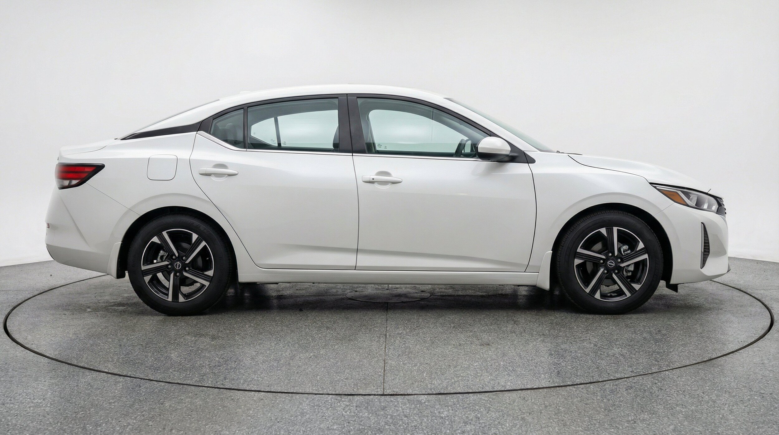 Thumbnail: 2025 Nissan Sentra - 10