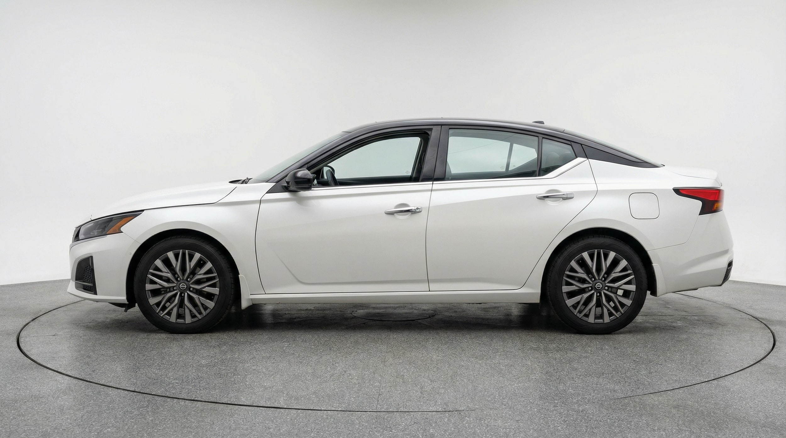 Thumbnail: 2025 Nissan Altima - 4