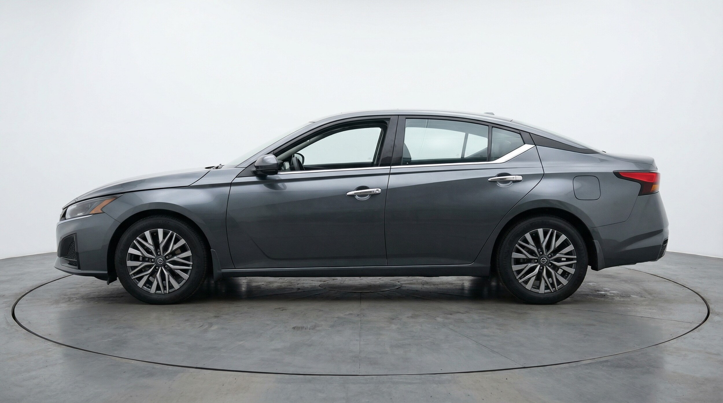 Thumbnail: 2025 Nissan Altima - 4