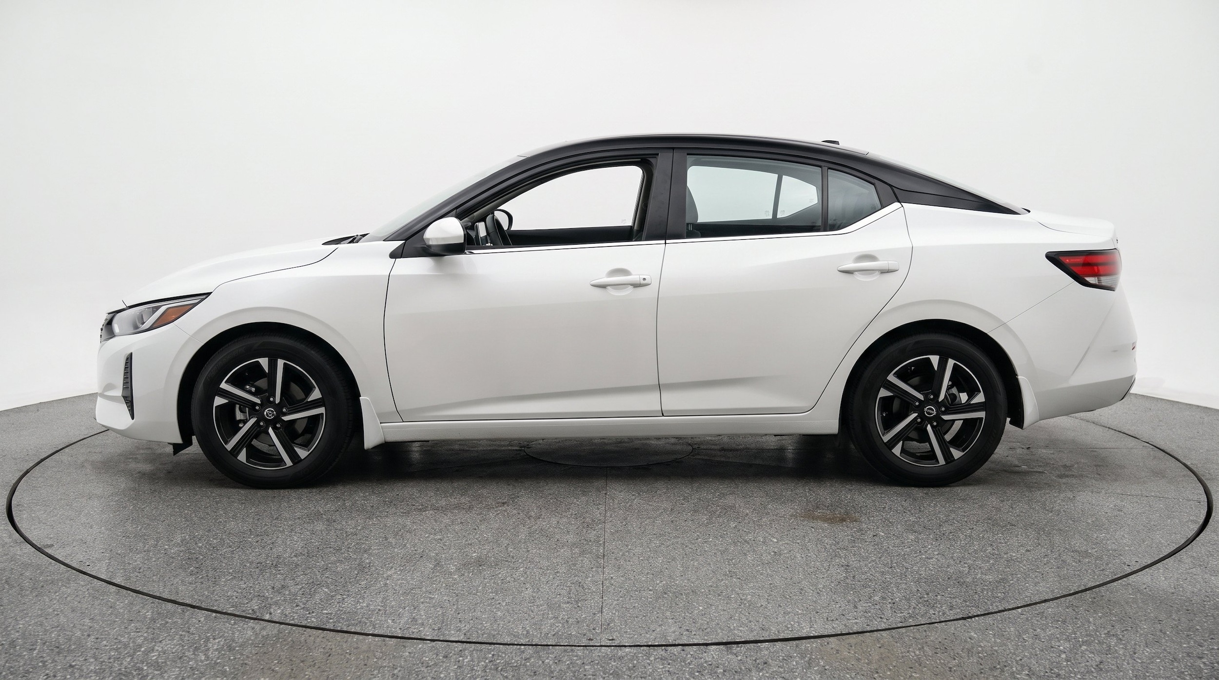 Thumbnail: 2025 Nissan Sentra - 5