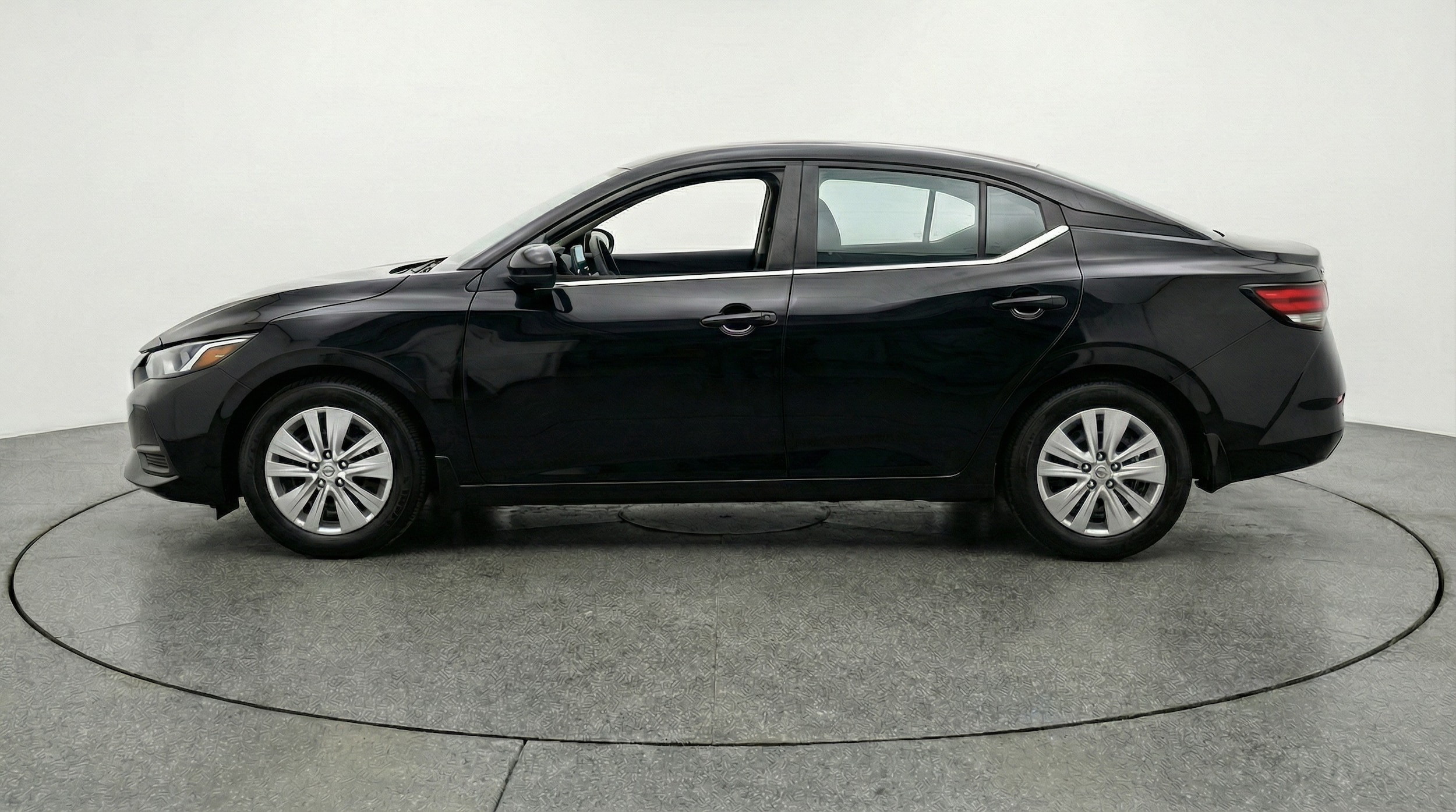 Thumbnail: 2025 Nissan Sentra - 4