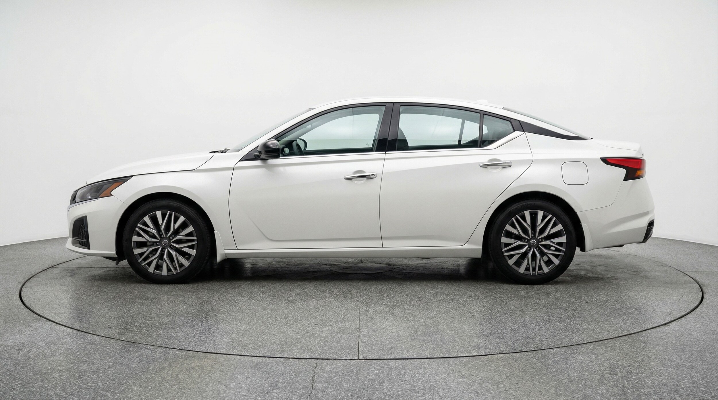 Thumbnail: 2025 Nissan Altima - 4