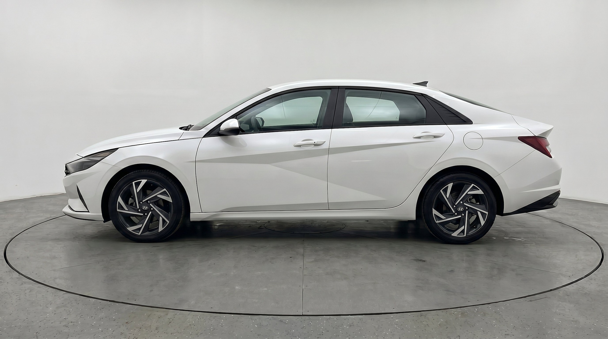 Thumbnail: 2025 Hyundai Elantra - 5