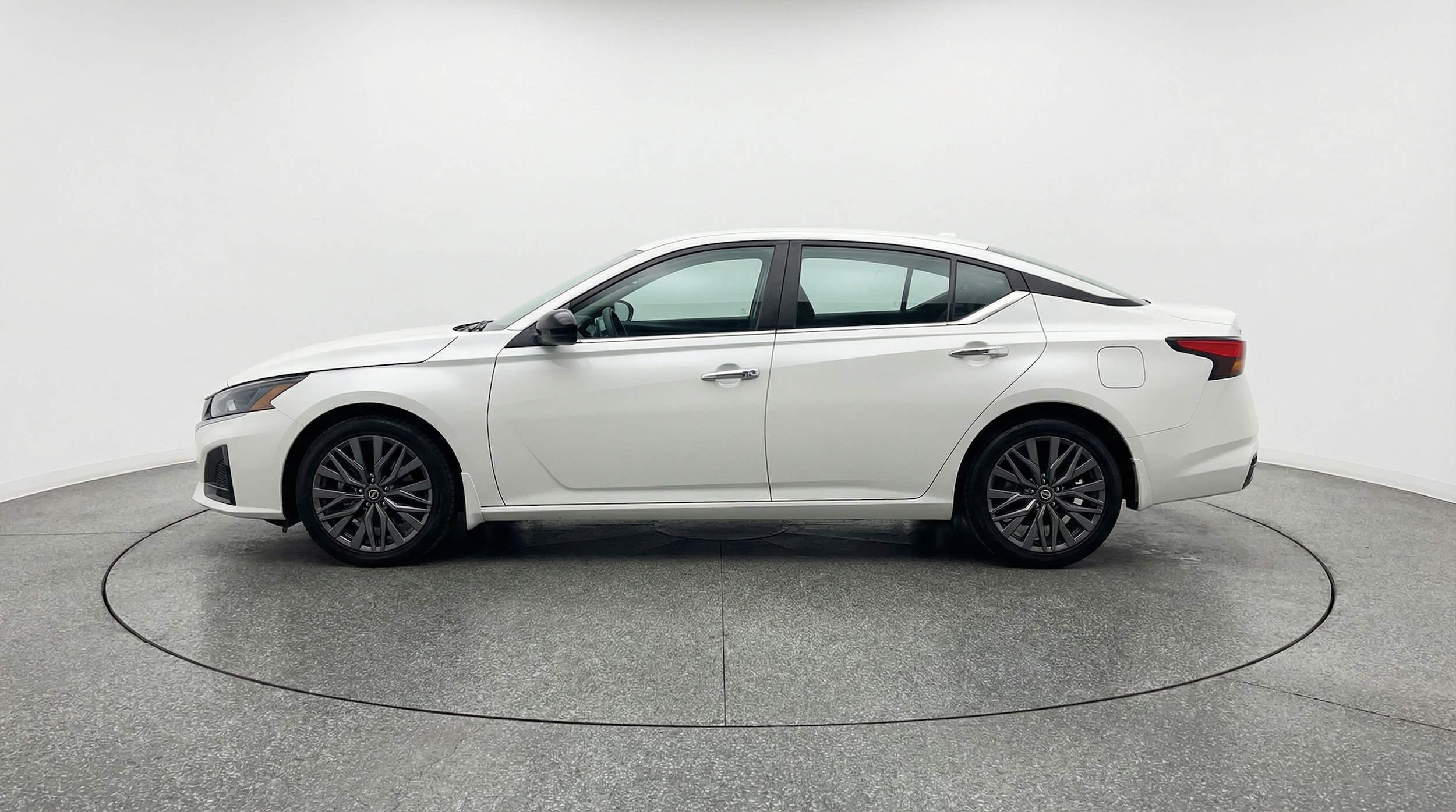 Thumbnail: 2025 Nissan Altima - 4