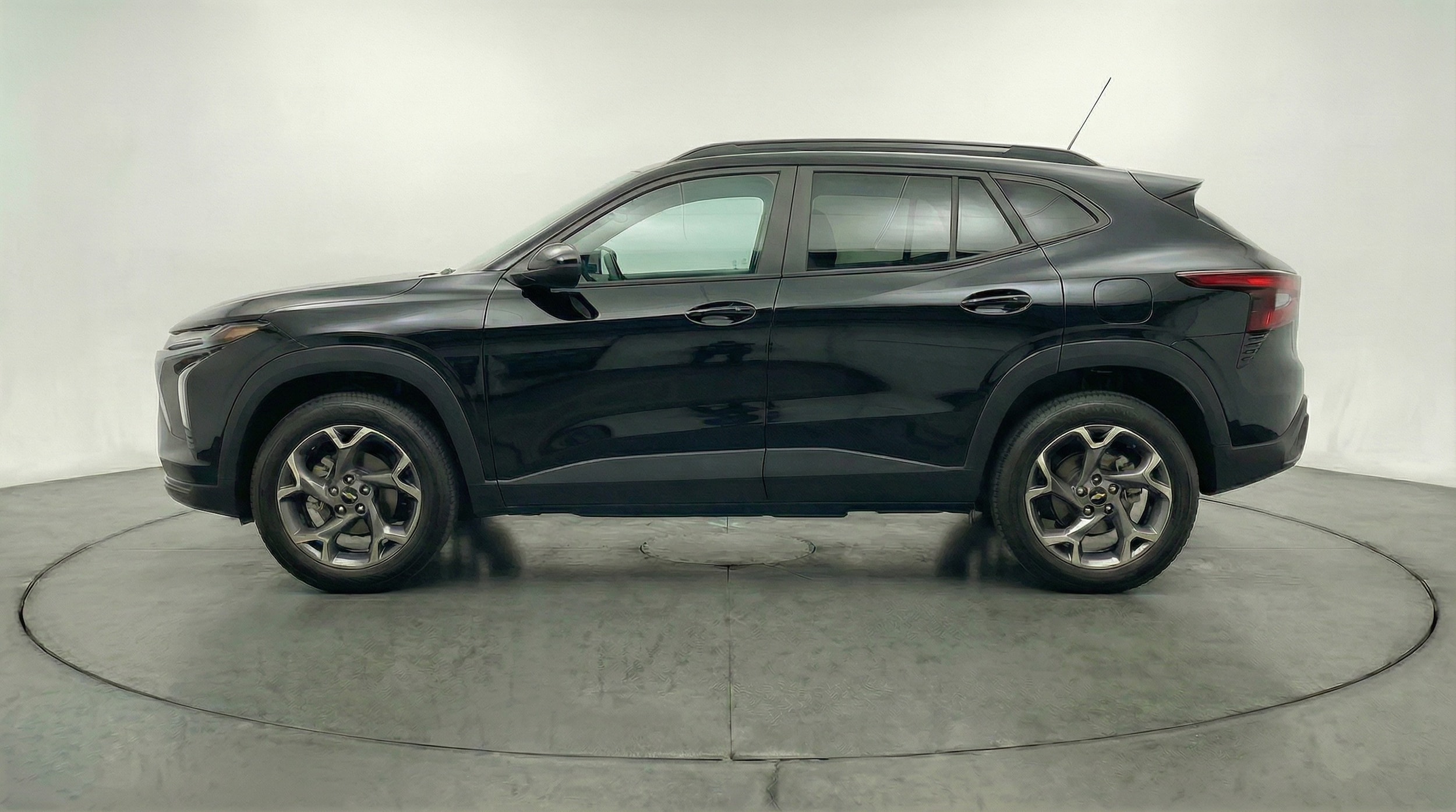 Thumbnail: 2025 Chevrolet Trax - 4