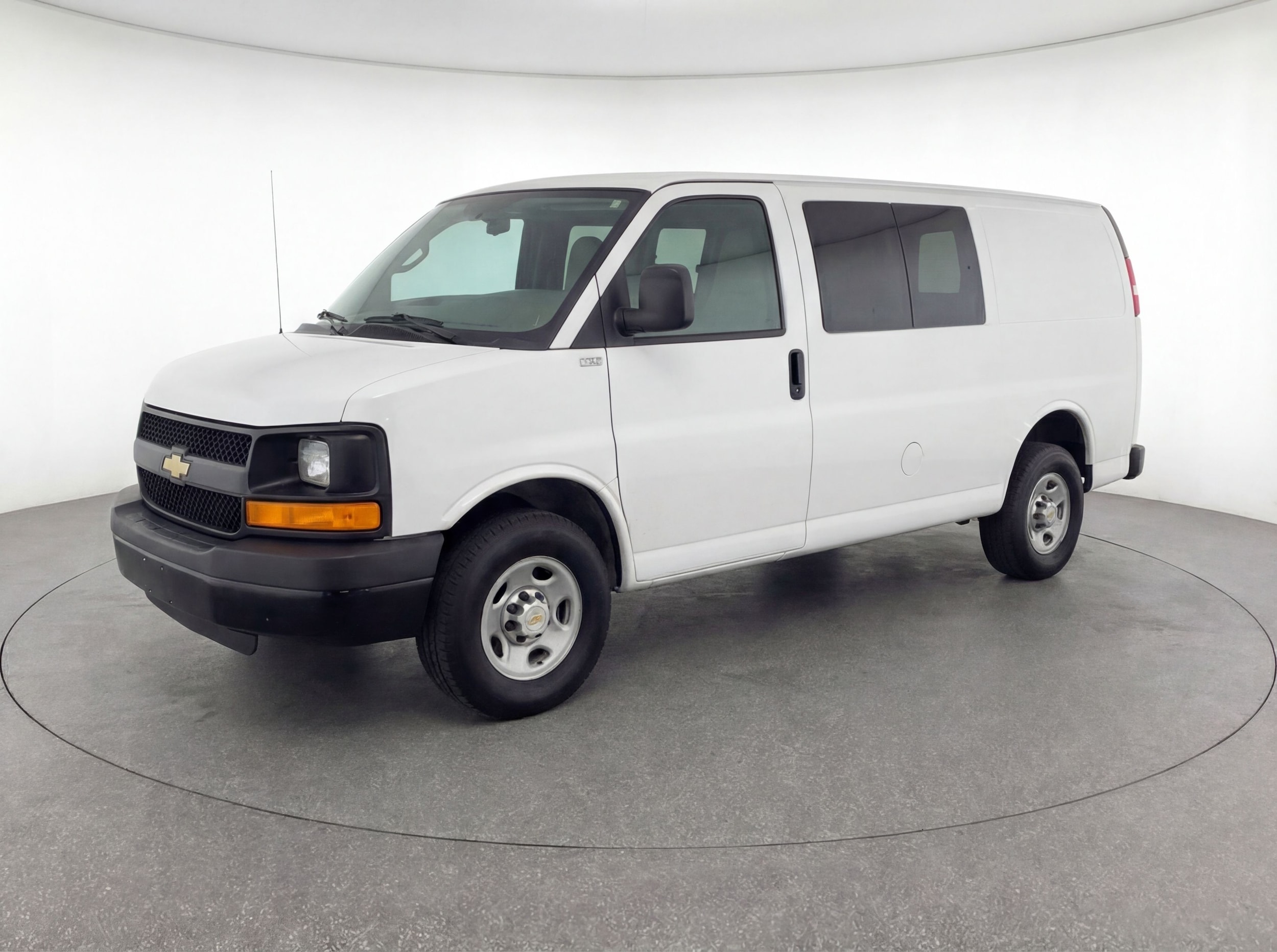 Thumbnail: 2025 Chevrolet Express - 3