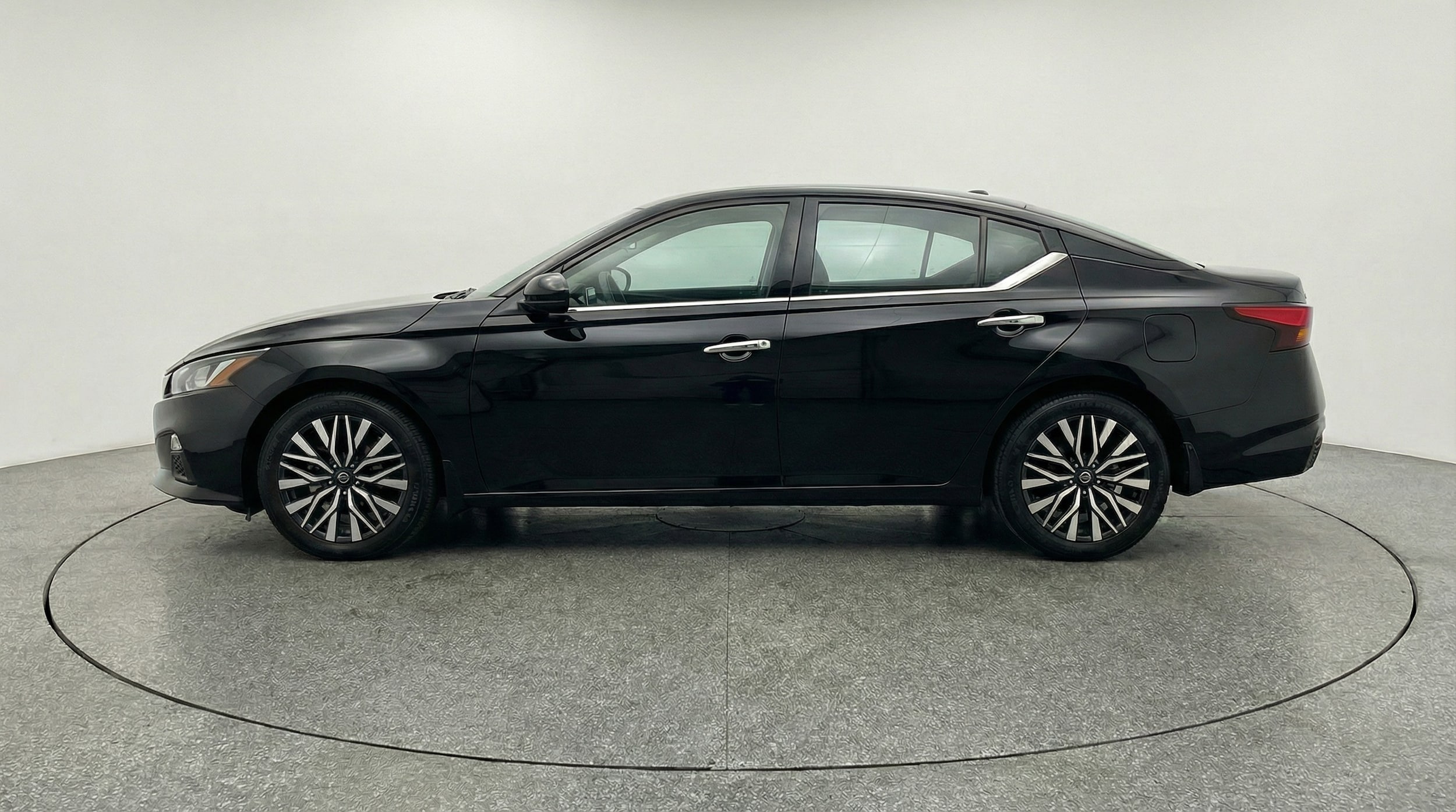 Thumbnail: 2025 Nissan Altima - 4