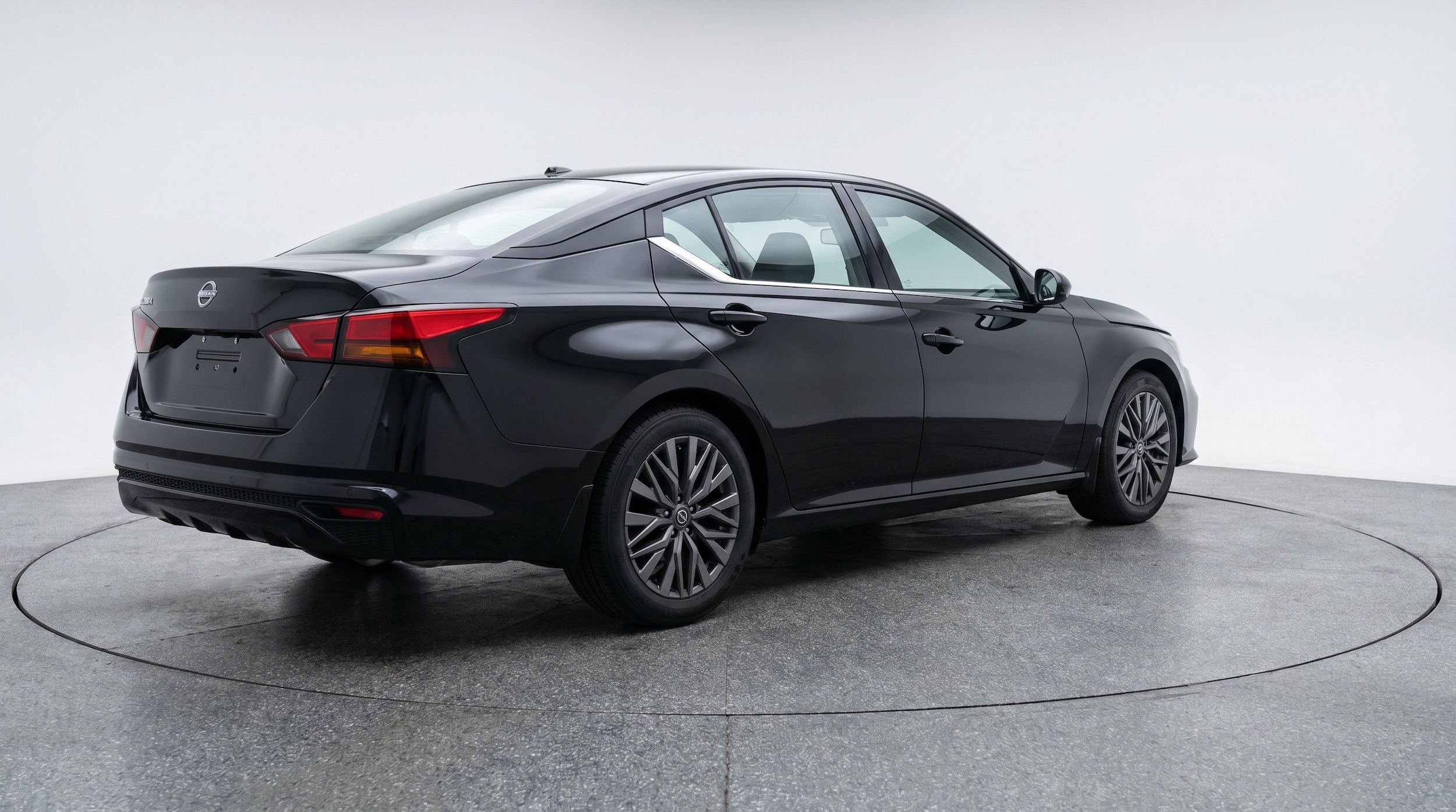 Thumbnail: 2025 Nissan Altima - 9