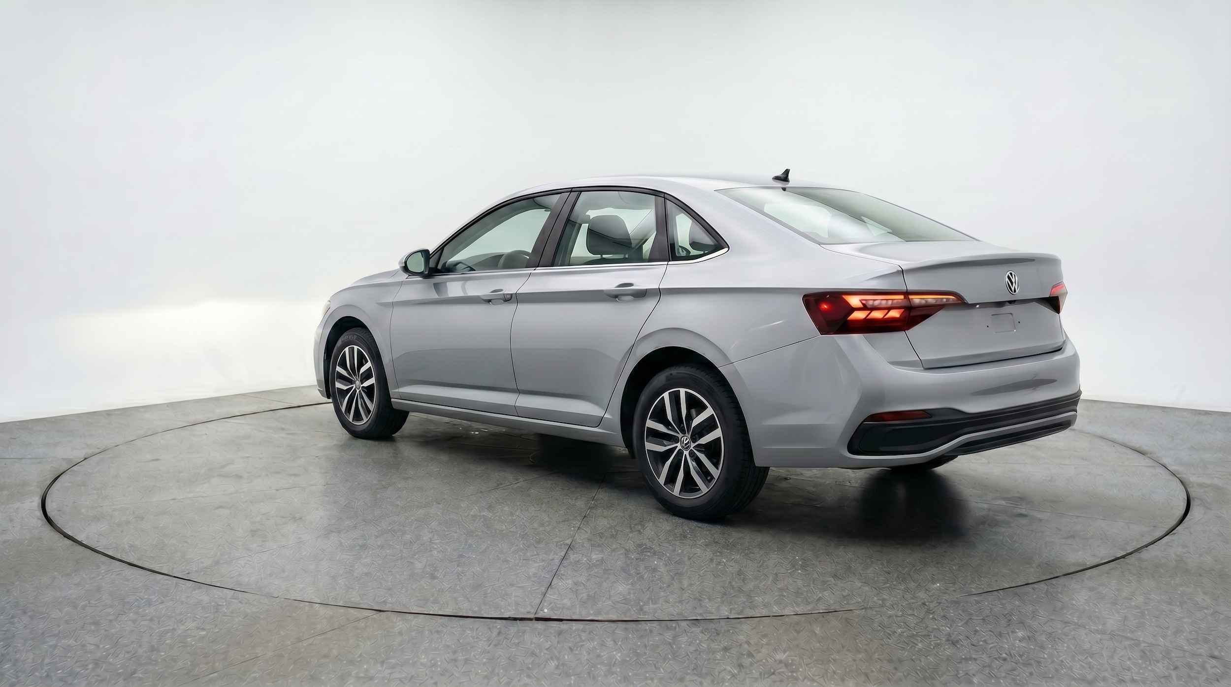 Thumbnail: 2025 Volkswagen Jetta - 5