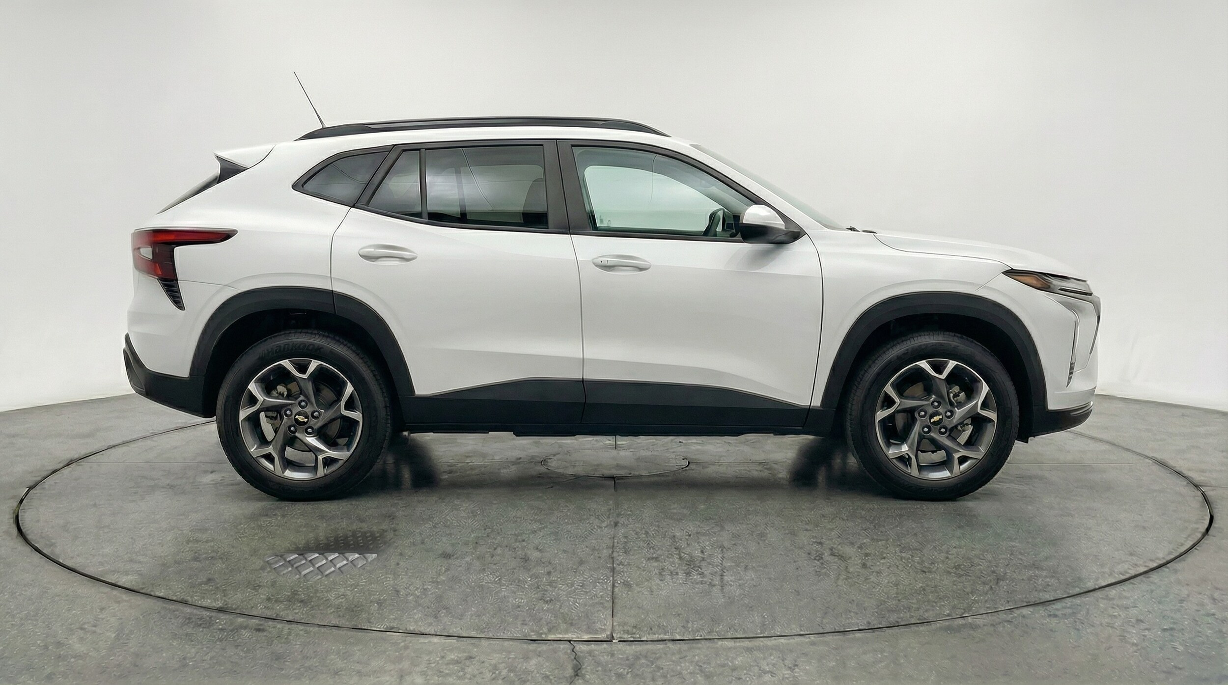 Thumbnail: 2025 Chevrolet Trax - 8