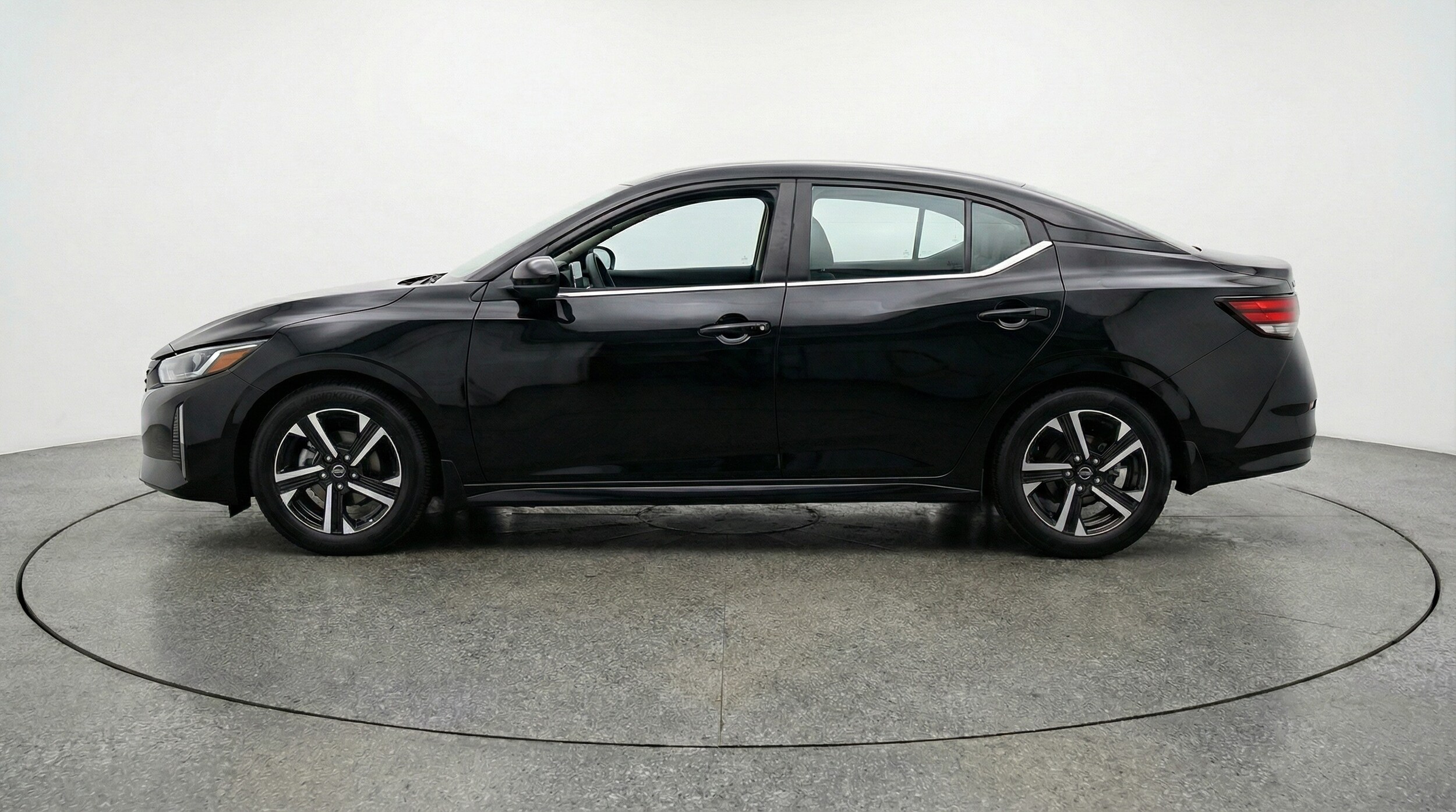 Thumbnail: 2025 Nissan Sentra - 4