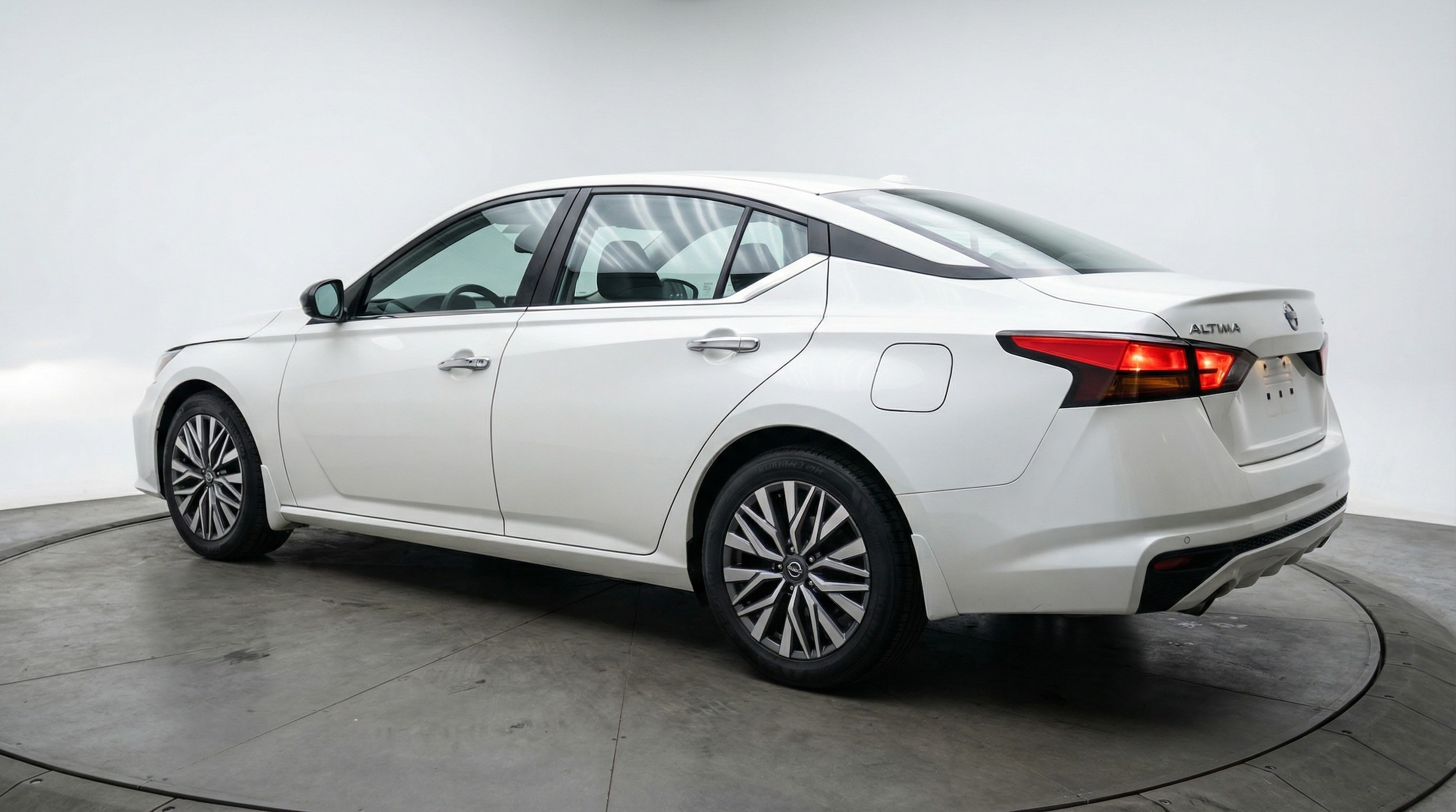 Thumbnail: 2025 Nissan Altima - 5