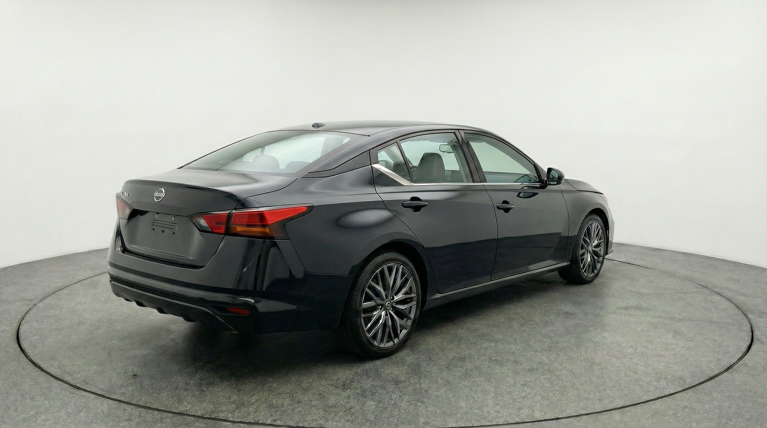 Thumbnail: 2025 Nissan Altima - 9