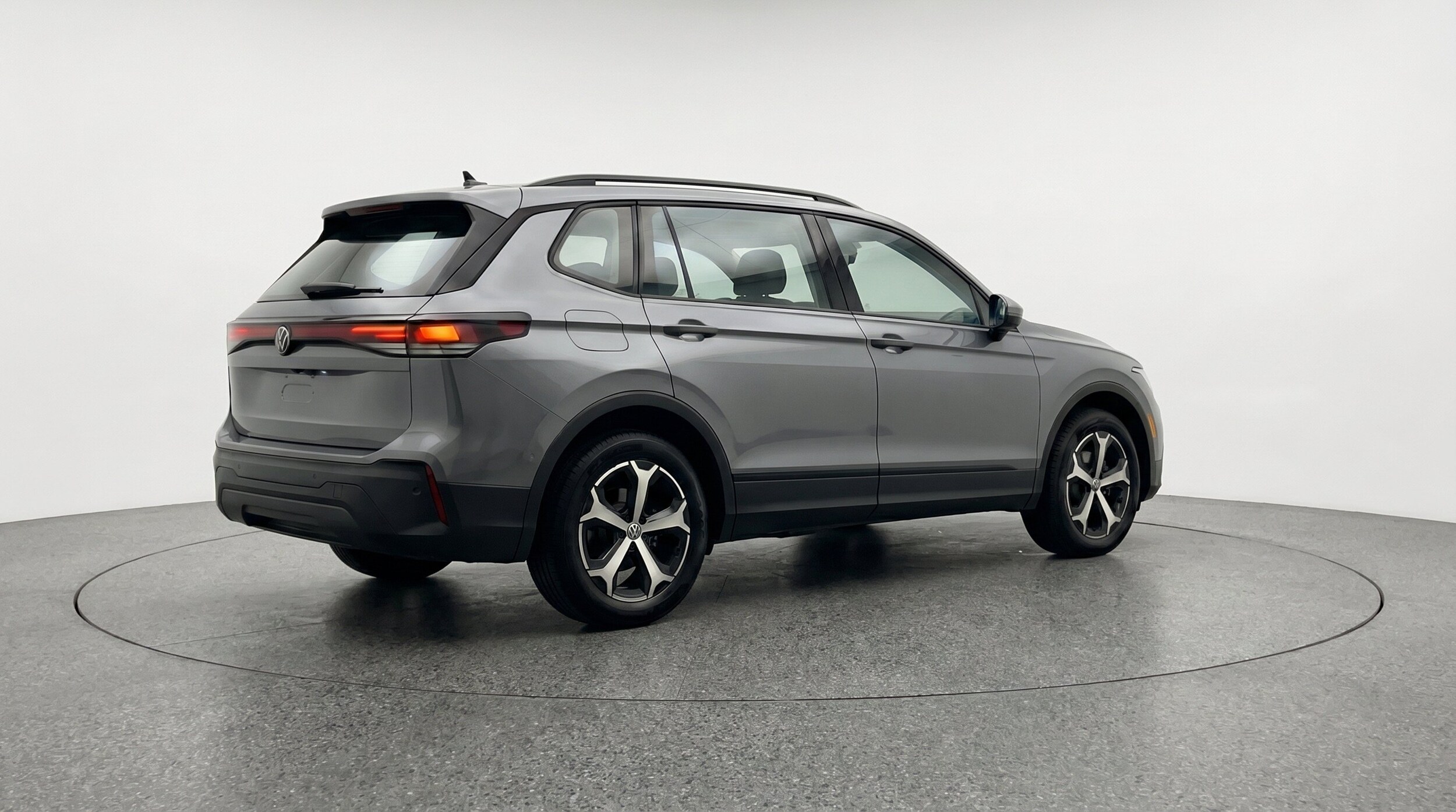 Thumbnail: 2026 Volkswagen Tiguan - 9