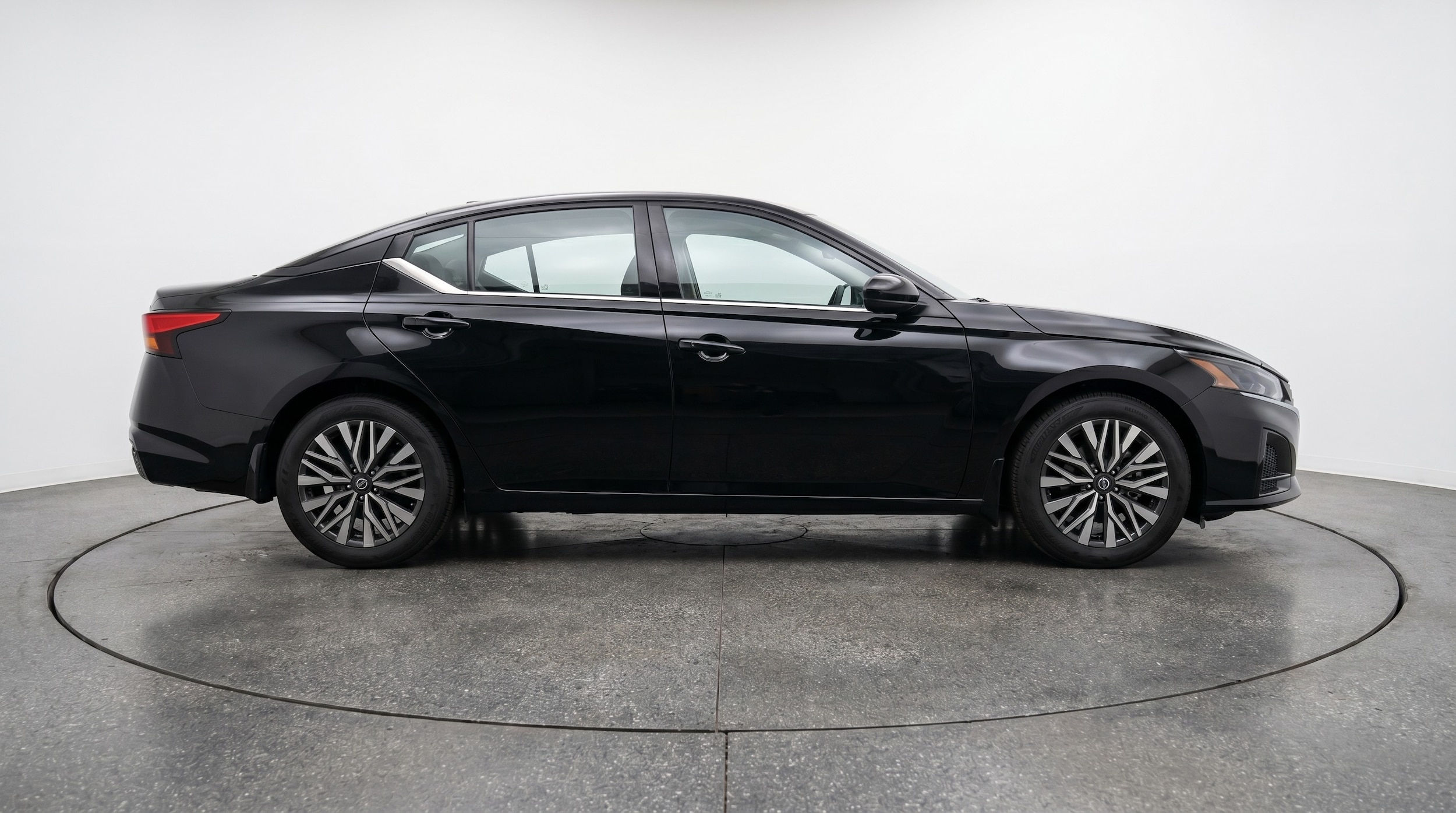 Thumbnail: 2025 Nissan Altima - 8
