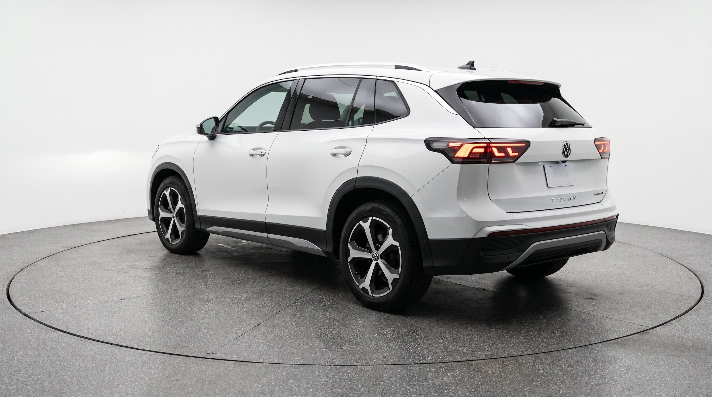 Thumbnail: 2026 Volkswagen Tiguan - 6