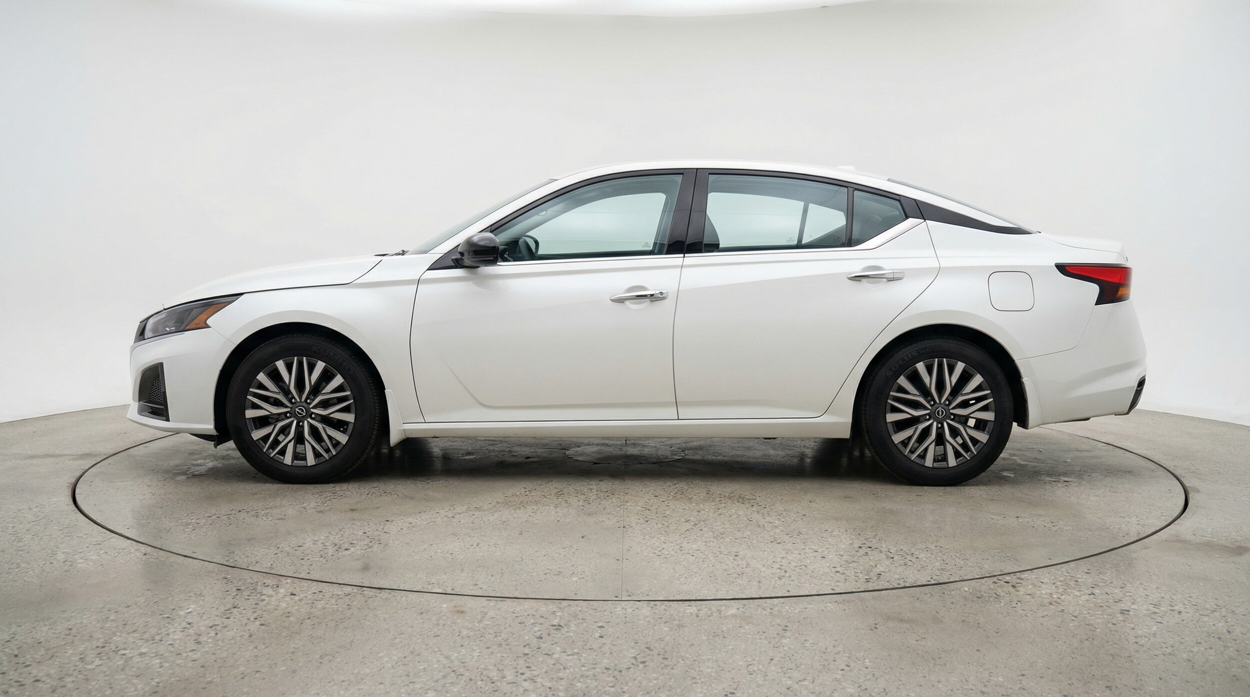 Thumbnail: 2025 Nissan Altima - 4