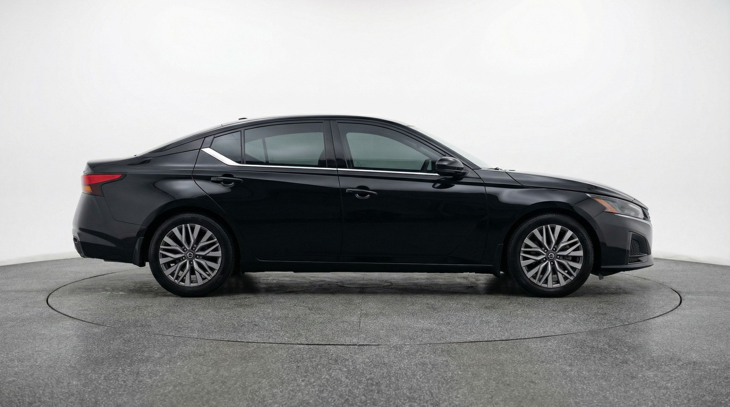 Thumbnail: 2025 Nissan Altima - 8