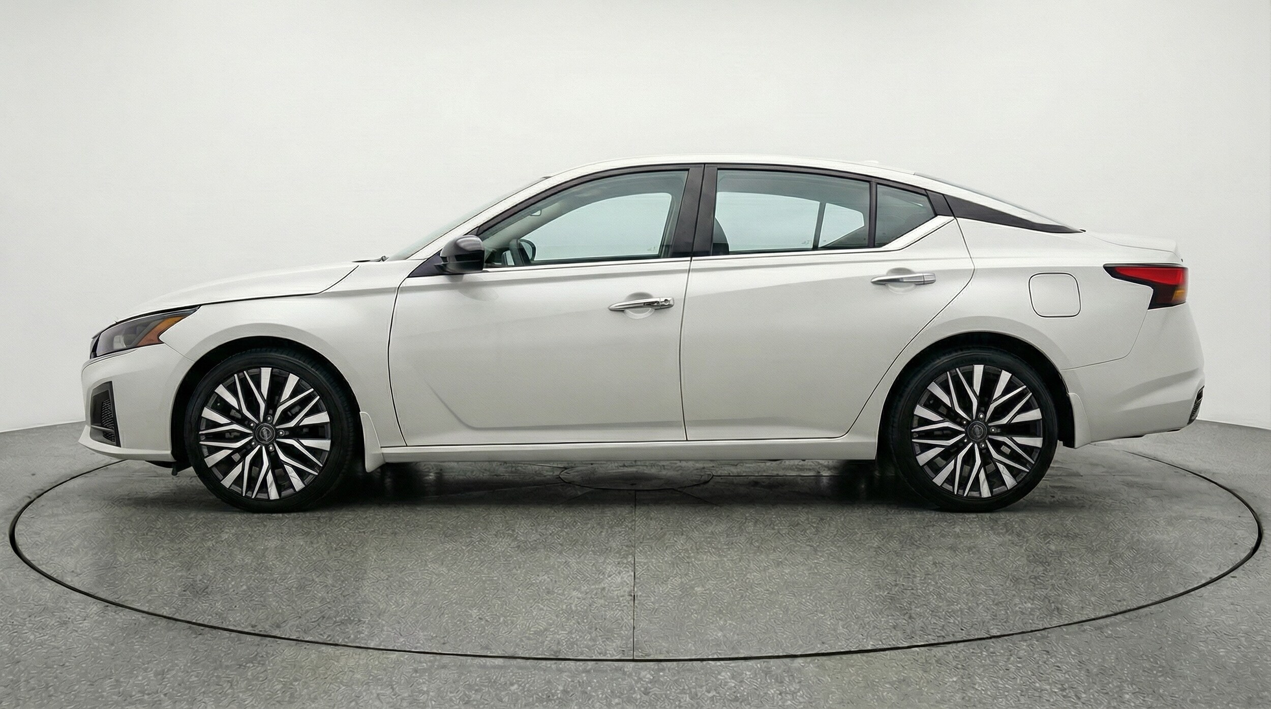 Thumbnail: 2025 Nissan Altima - 4