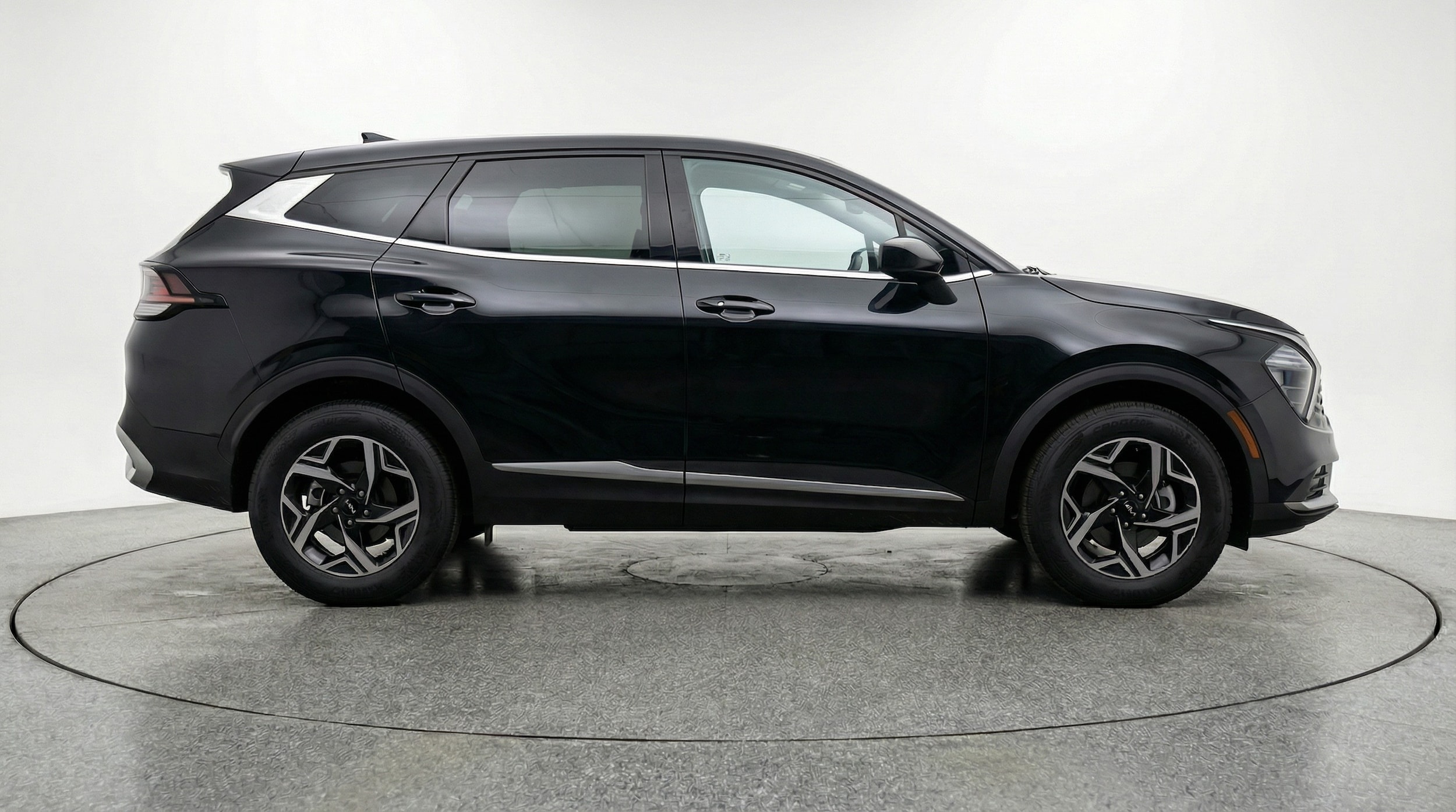 Thumbnail: 2025 Kia Sportage - 8