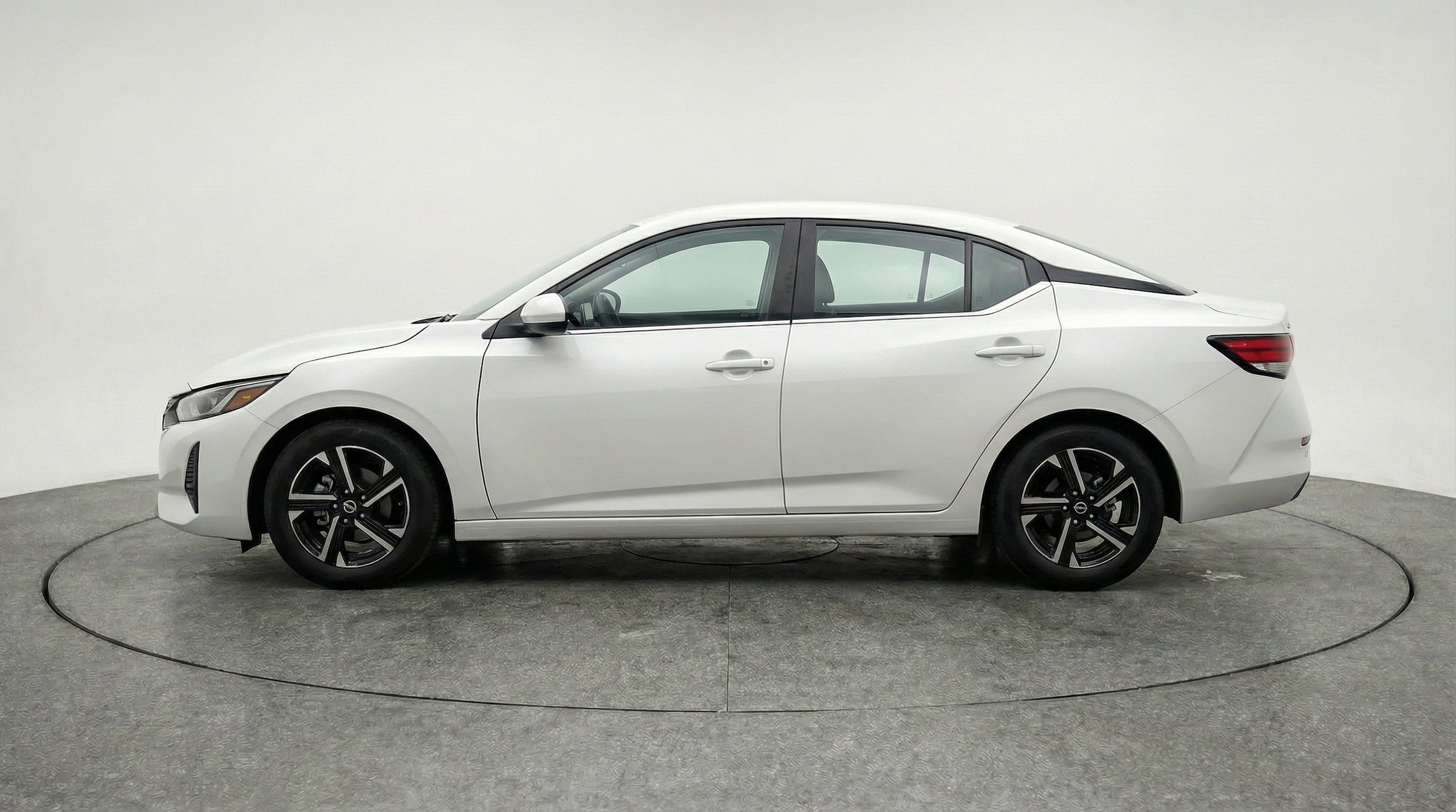 Thumbnail: 2025 Nissan Sentra - 5