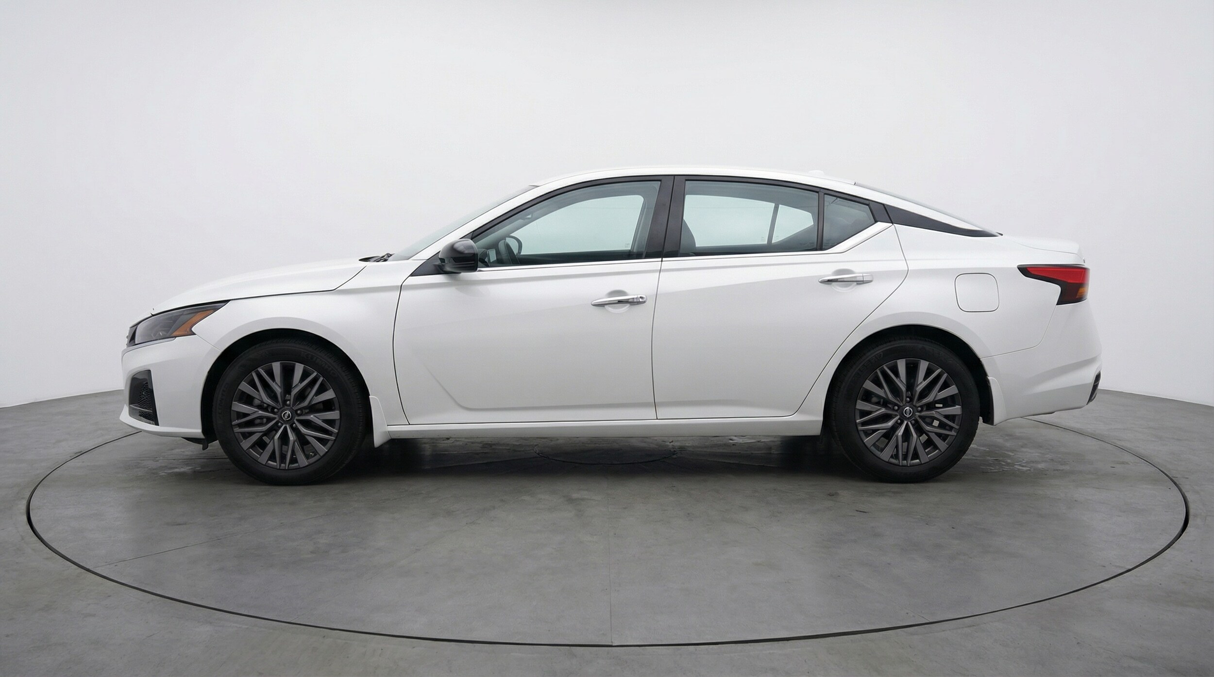 Thumbnail: 2025 Nissan Altima - 4