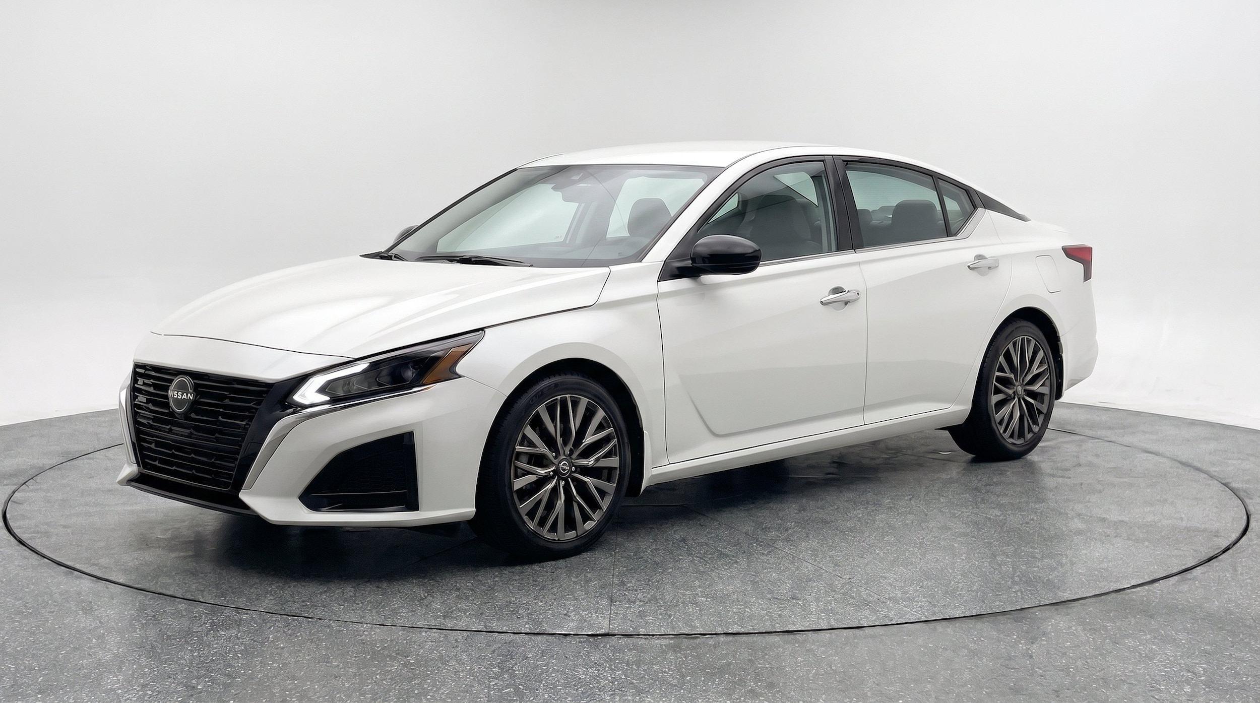 Thumbnail: 2025 Nissan Altima - 3
