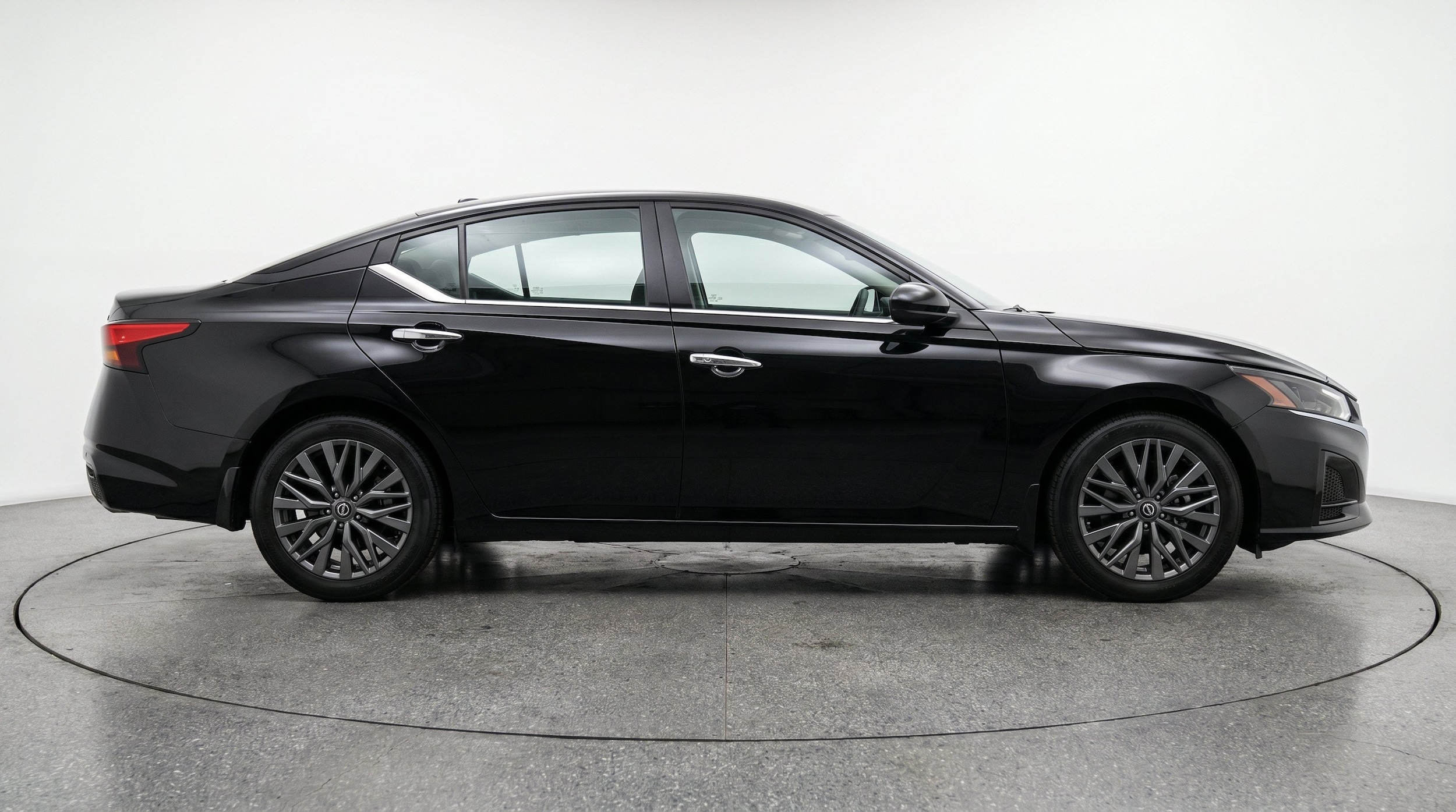 Thumbnail: 2025 Nissan Altima - 10