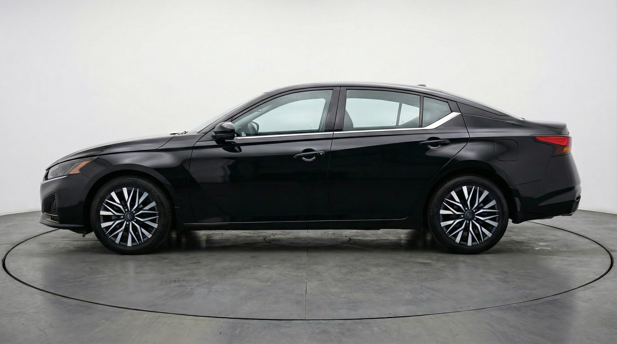 Thumbnail: 2025 Nissan Altima - 4