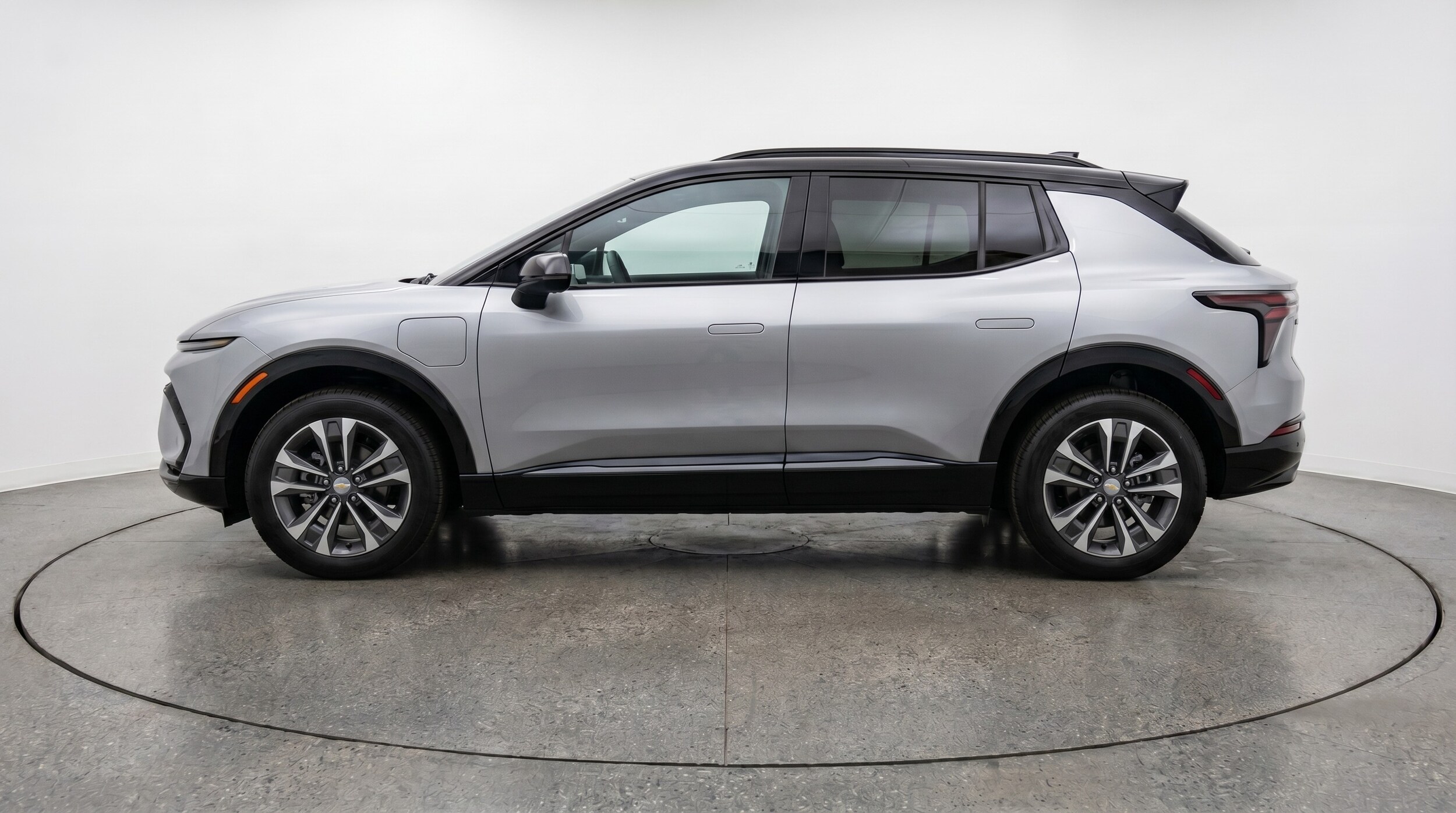 Thumbnail: 2025 Chevrolet Equinox - 4